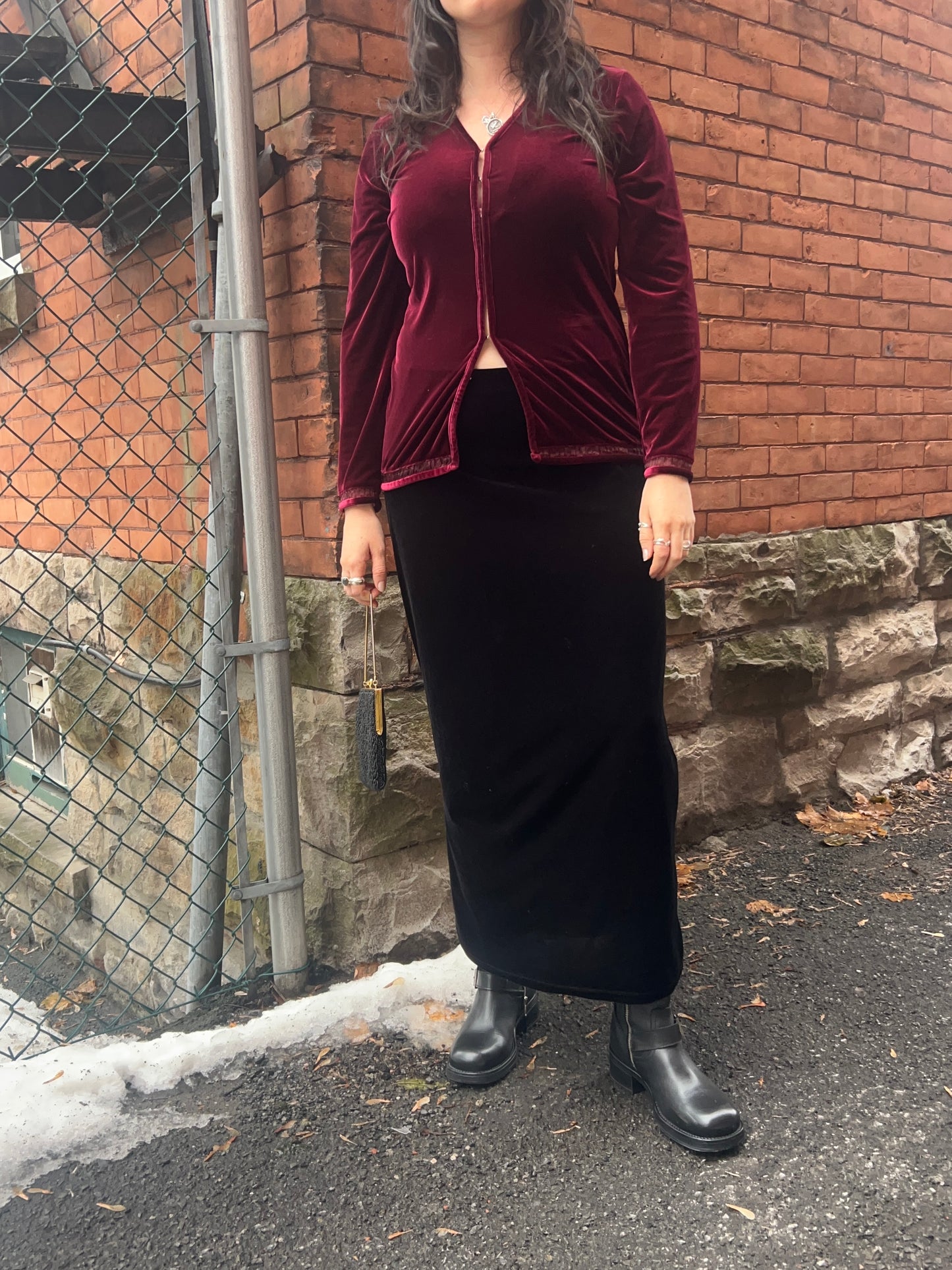 90’s Vintage Black Velvet Skirt / 30-34 Waist