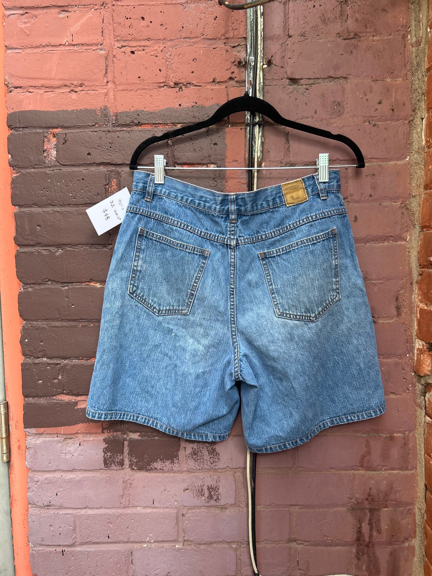 90's Vintage Classic Mid Length Denim Shorts / 32 Waist