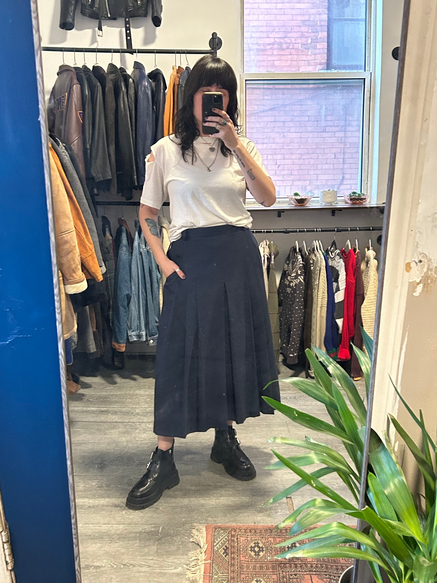 90’s Vintage Navy Pleated A-Line Midi Skirt / 31 Waist