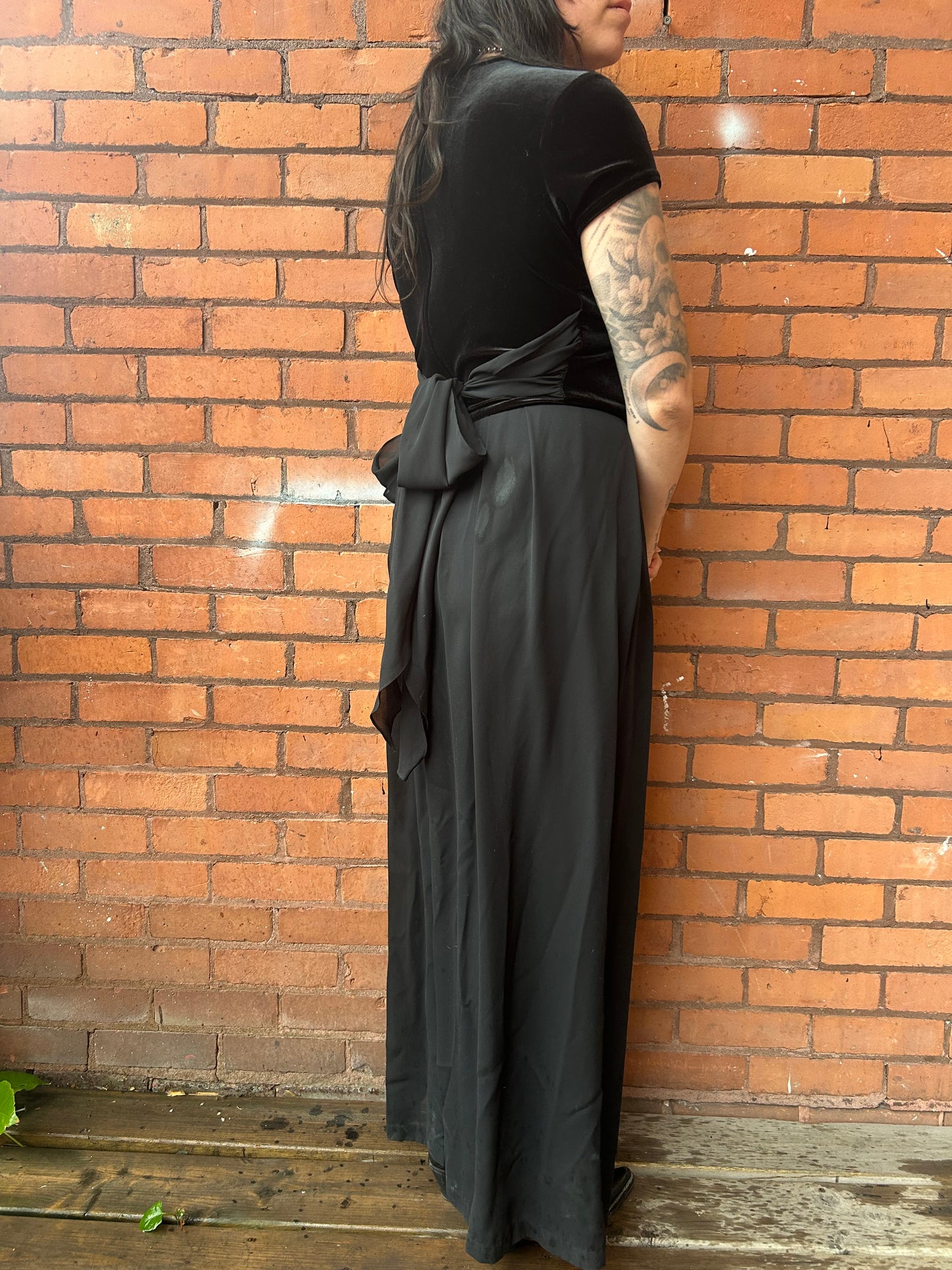 90’s Vintage Black Velvet Bow Wide Leg Jumpsuit / Size 8-10