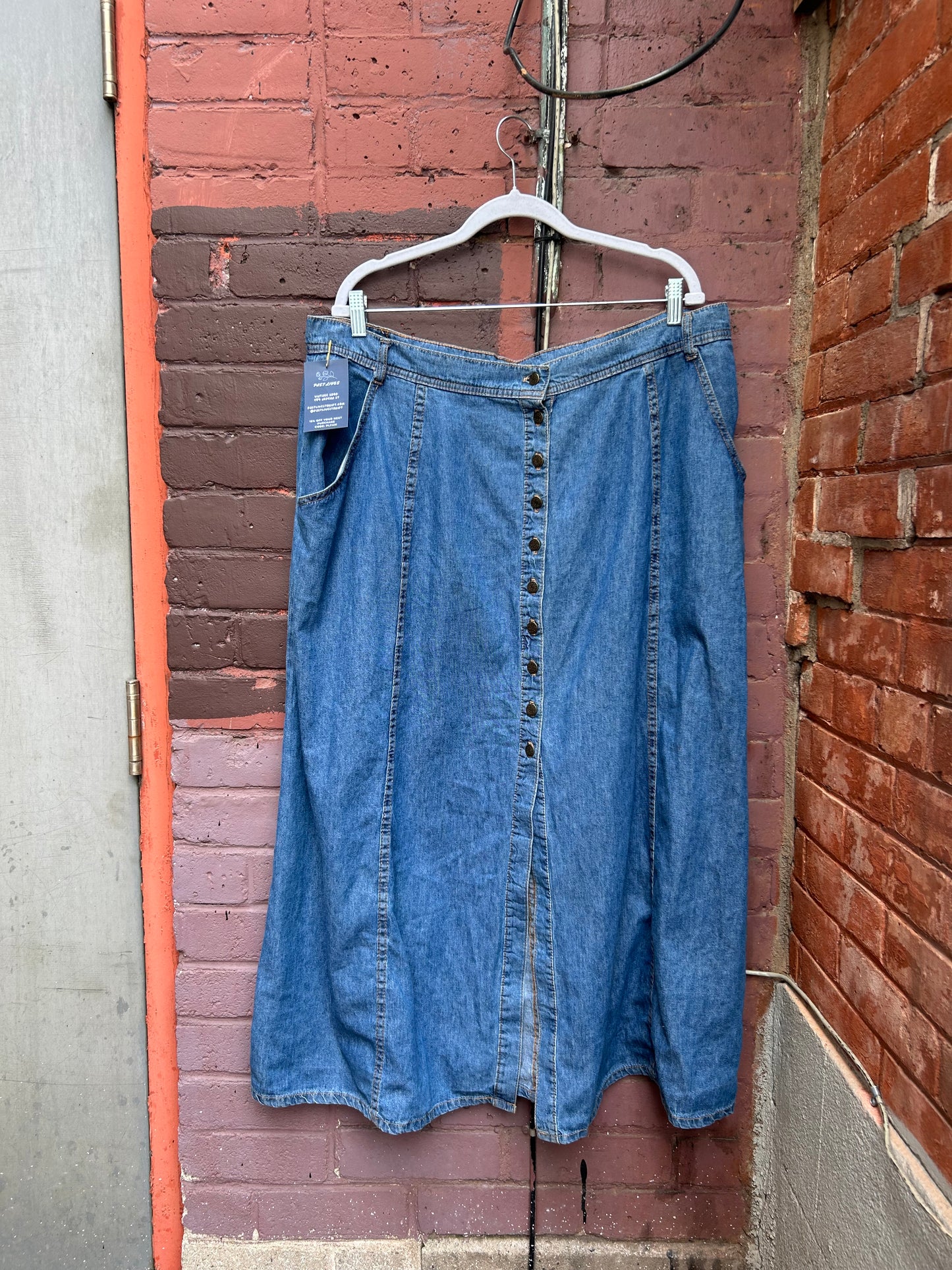 90’s Vintage Denim Button Down Maxi Skirt / 40 Waist