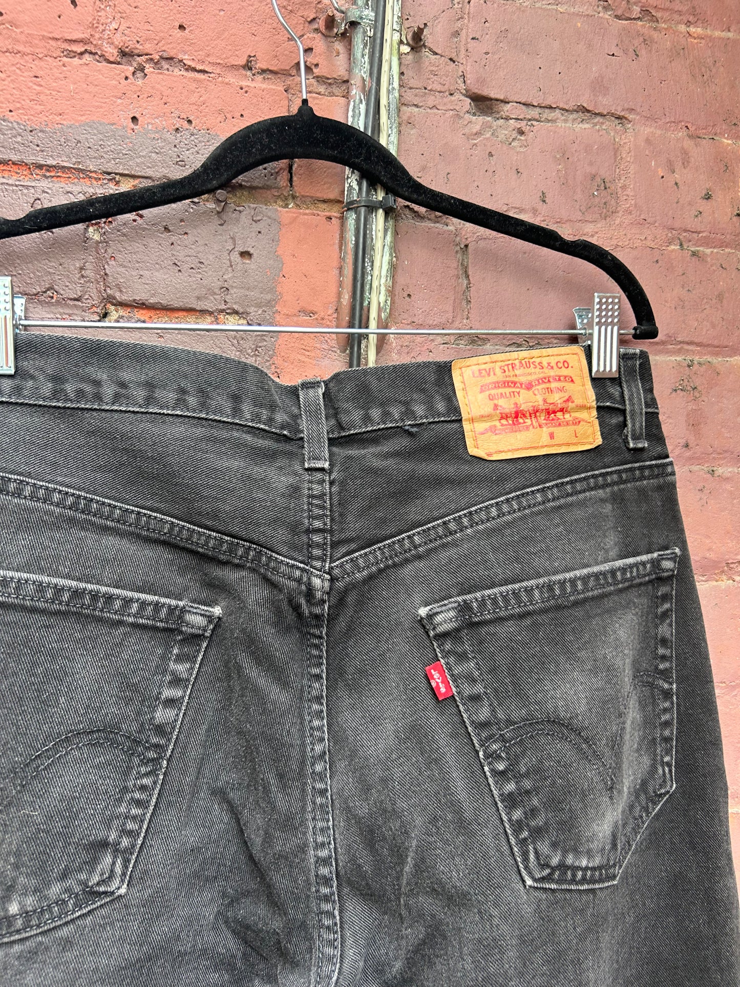 90’s Vintage Levi’s Petite Black Straight Leg Jeans / 34 Waist