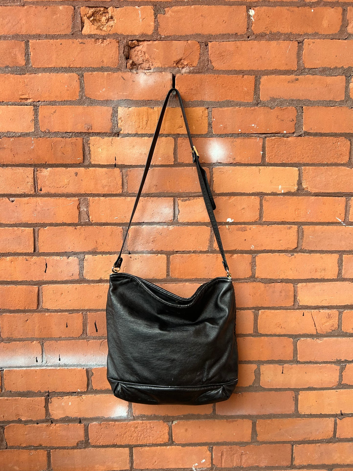 90’s Vintage Black Woven Leather Purse