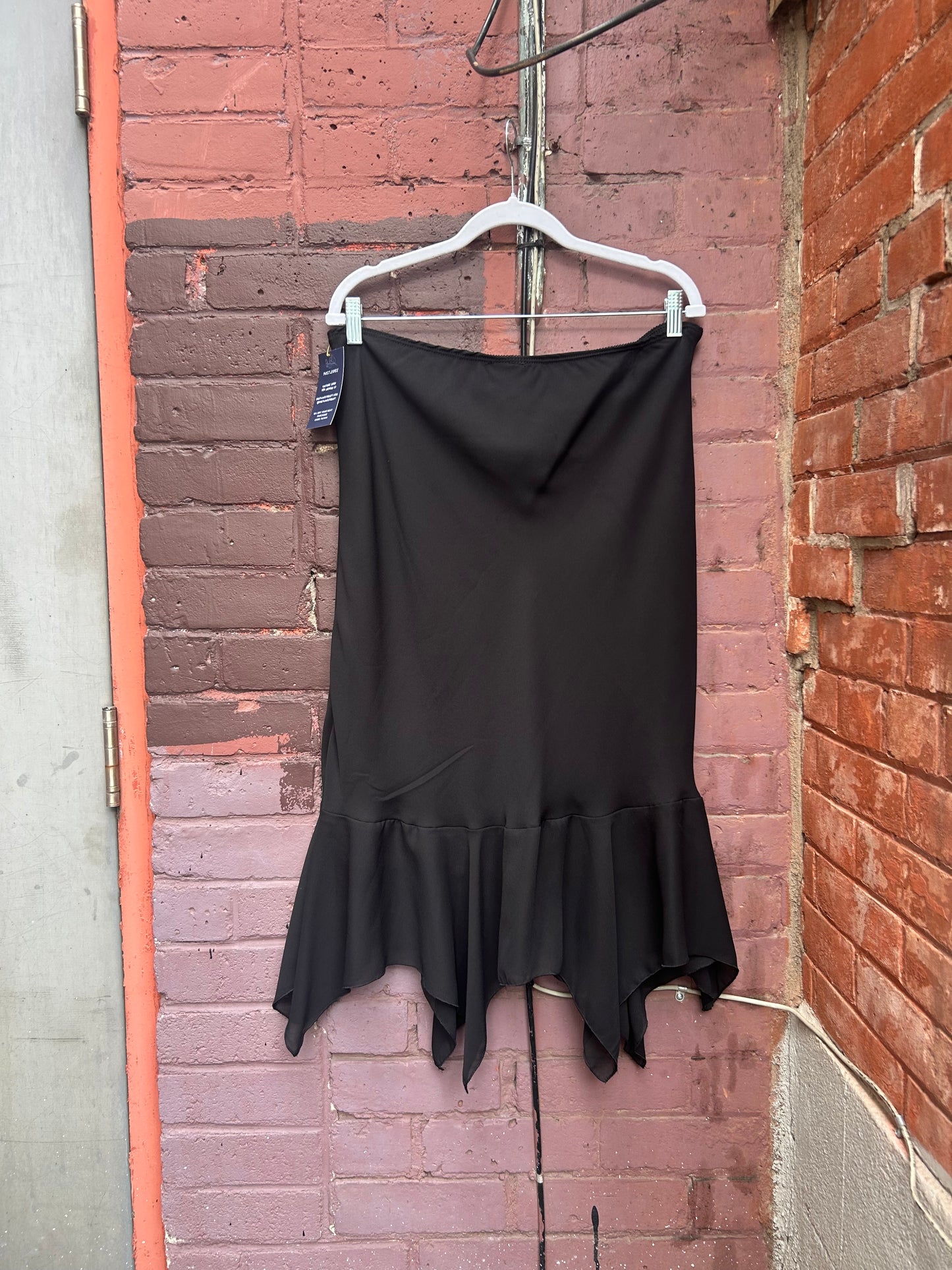 90’s Vintage Black Fairy Midi Skirt / 40-44 Waist