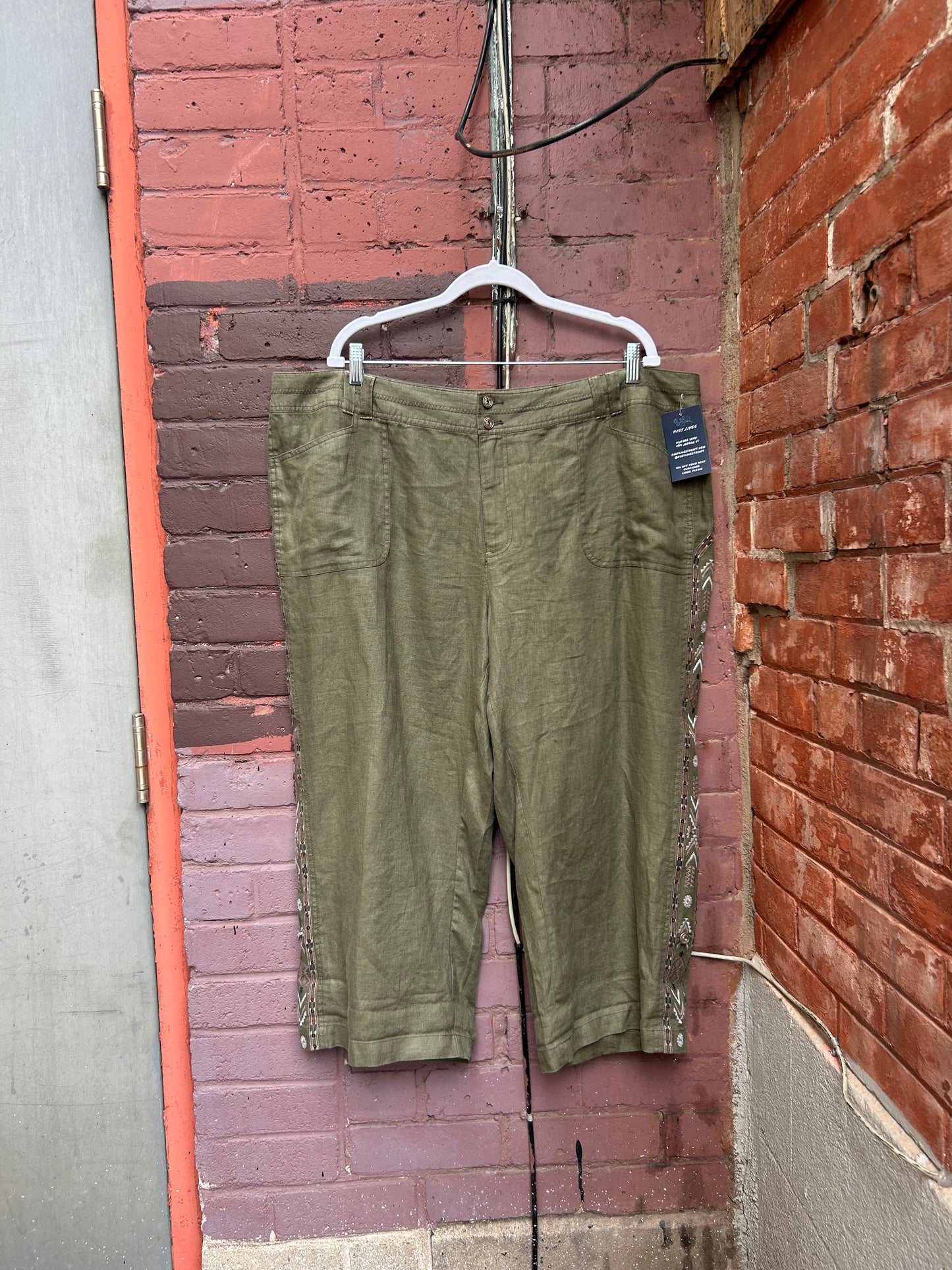 Y2K Vintage Green Linen Embroidered Capris / 44 Waist