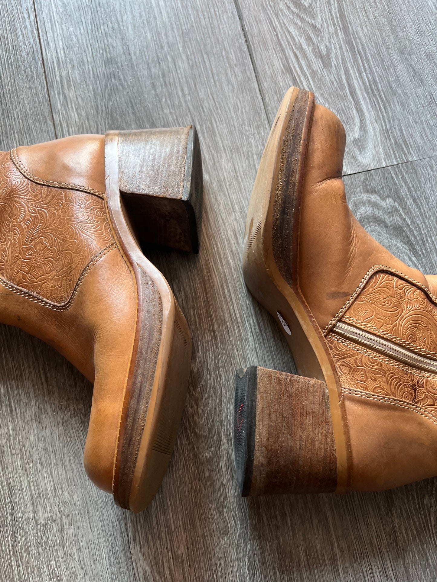 Y2K Vintage Camel Brown Floral Leather Platform Chunky Boots / Size 9