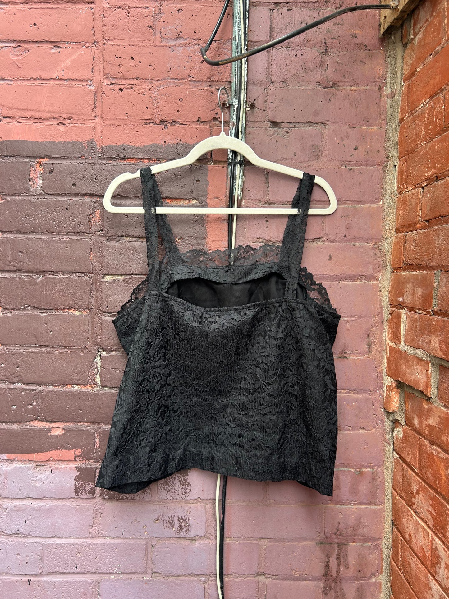 90’s Vintage Black Lace Cropped Tank Top / Size XXL