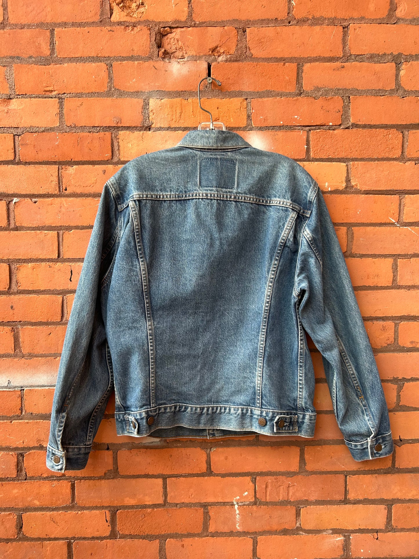 90’s Vintage Levi’s Faded Blue Denim Trucker Jacket / Size M