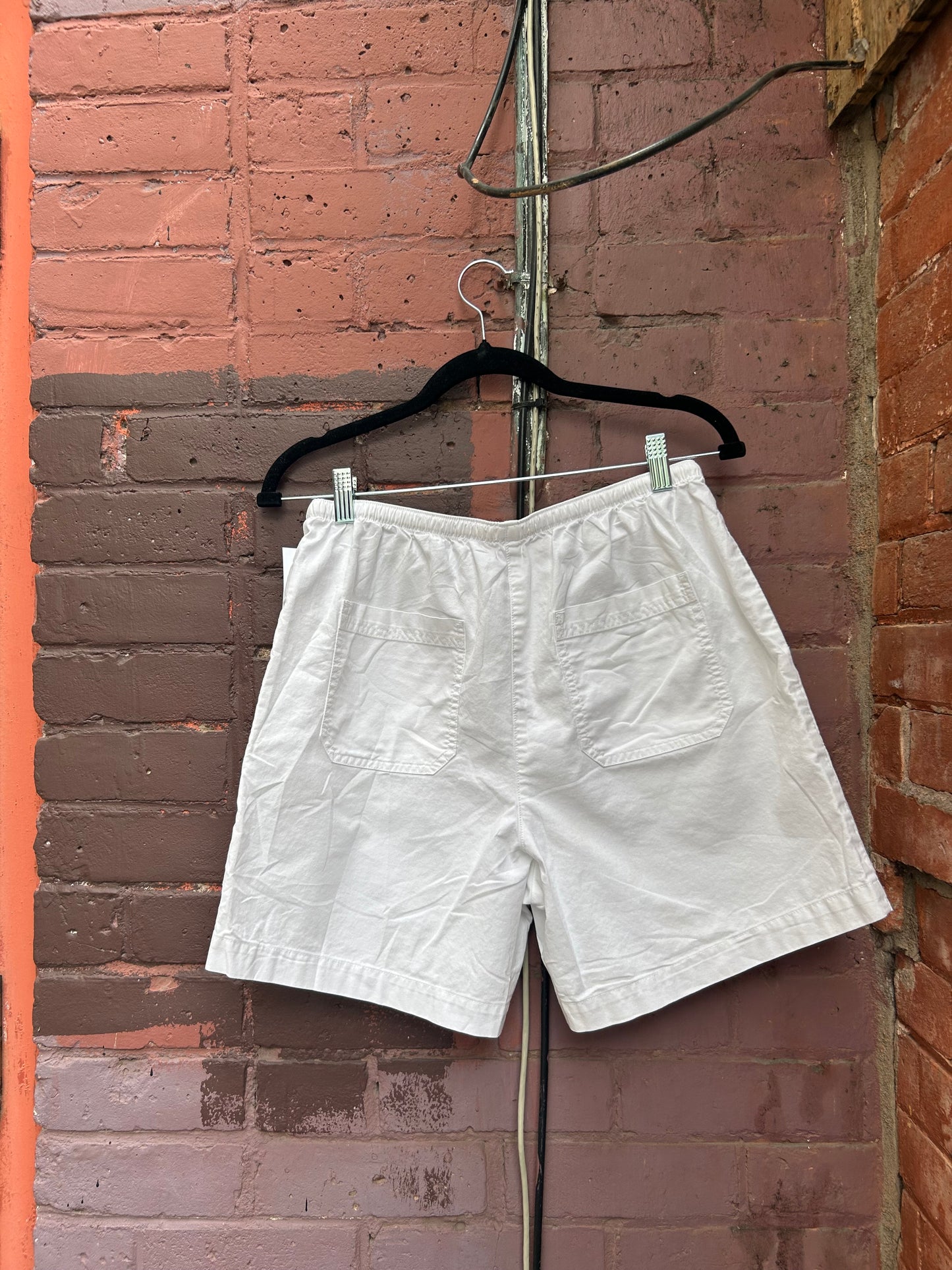 90's Vintage LL Bean White Cotton Shorts / 28-32 Waist