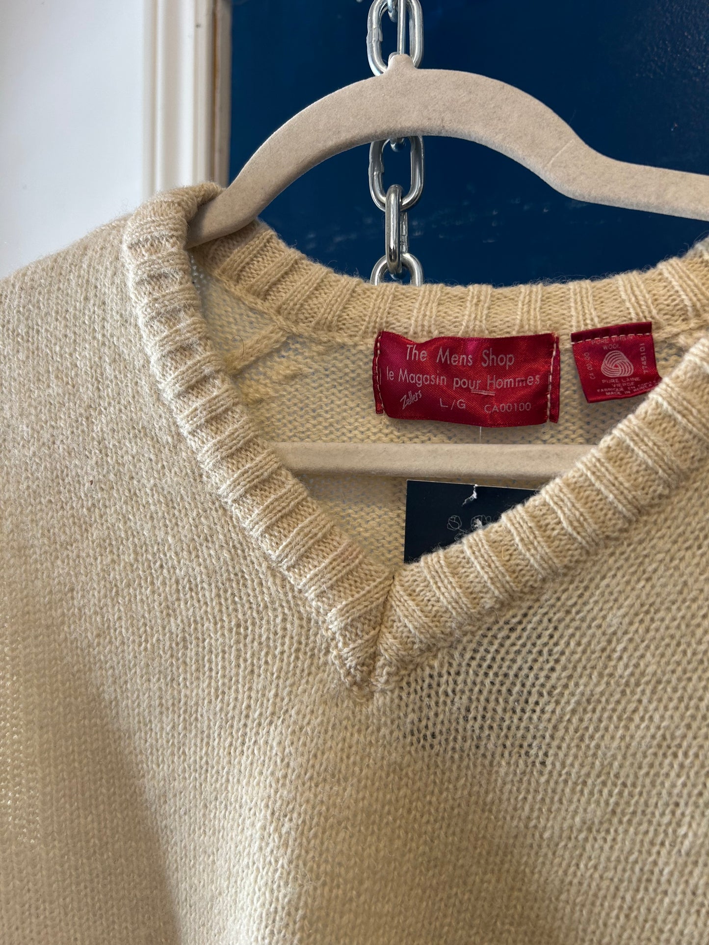 90’s Vintage Cream Wool V-Neck Knit Sweater / Size M-L