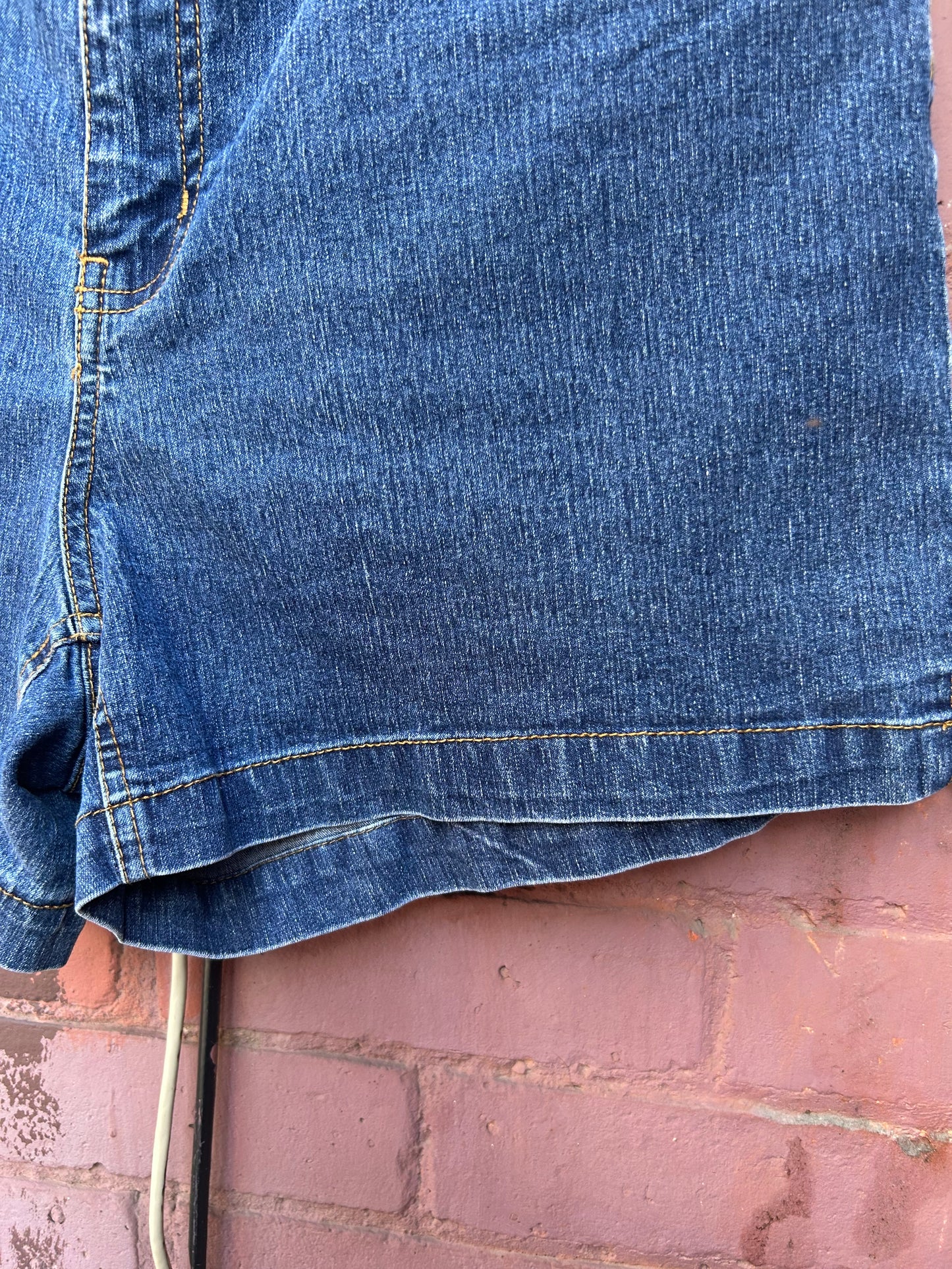 90’s Vintage Blue Denim Shorts / 30 Waist