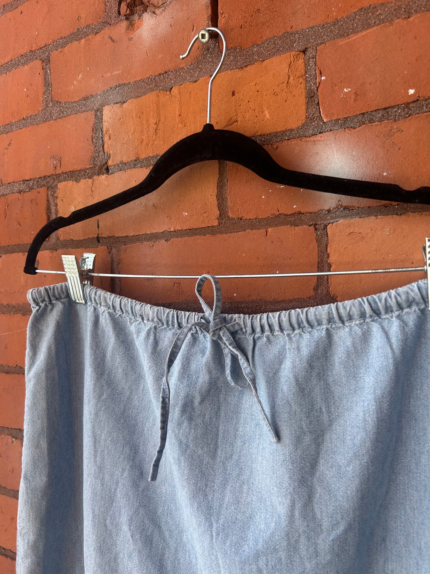 90’s Vintage Light Denim Embroidered Maxi Skirt / 32-36 Waist