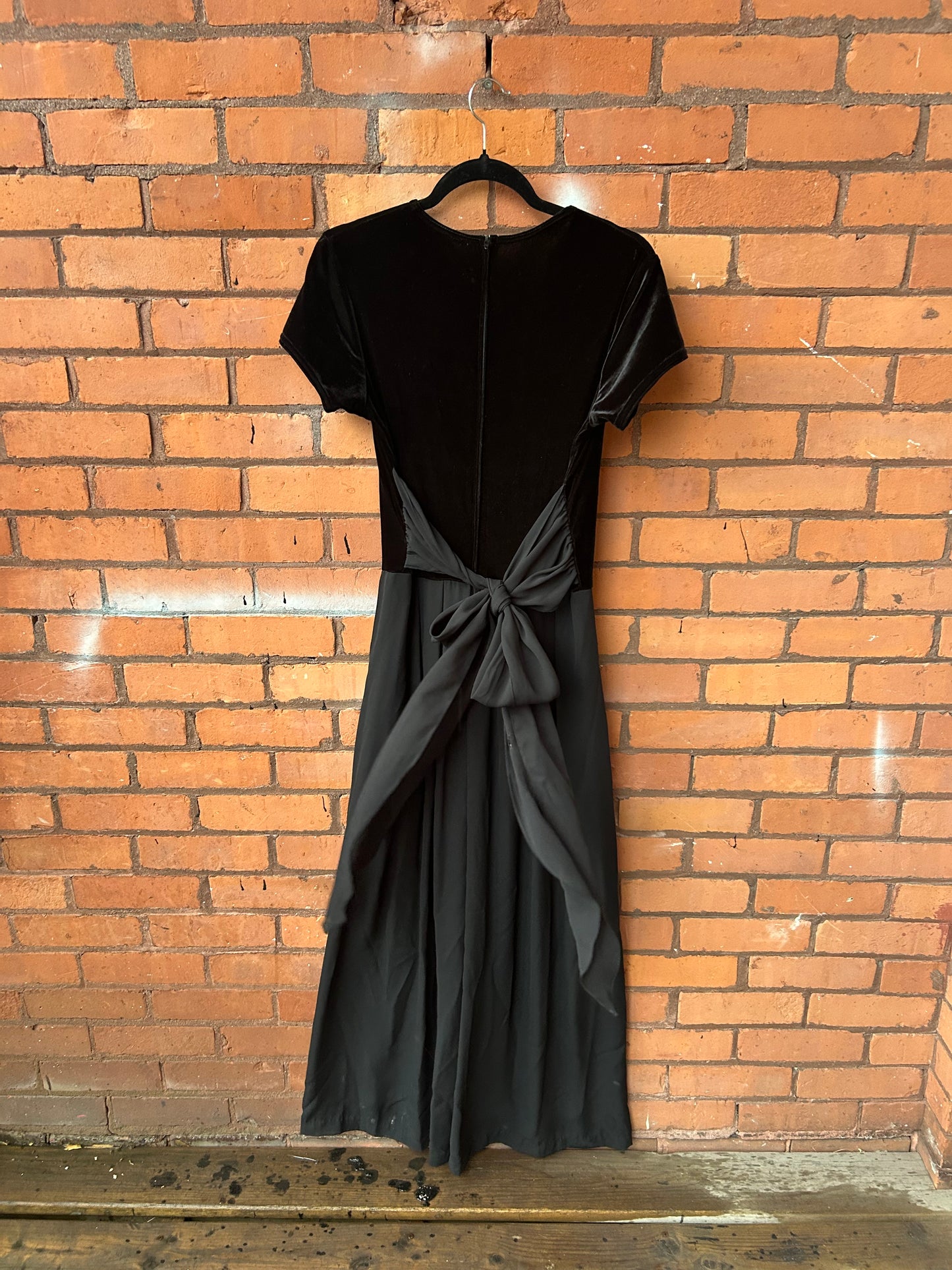90’s Vintage Black Velvet Bow Wide Leg Jumpsuit / Size 8-10