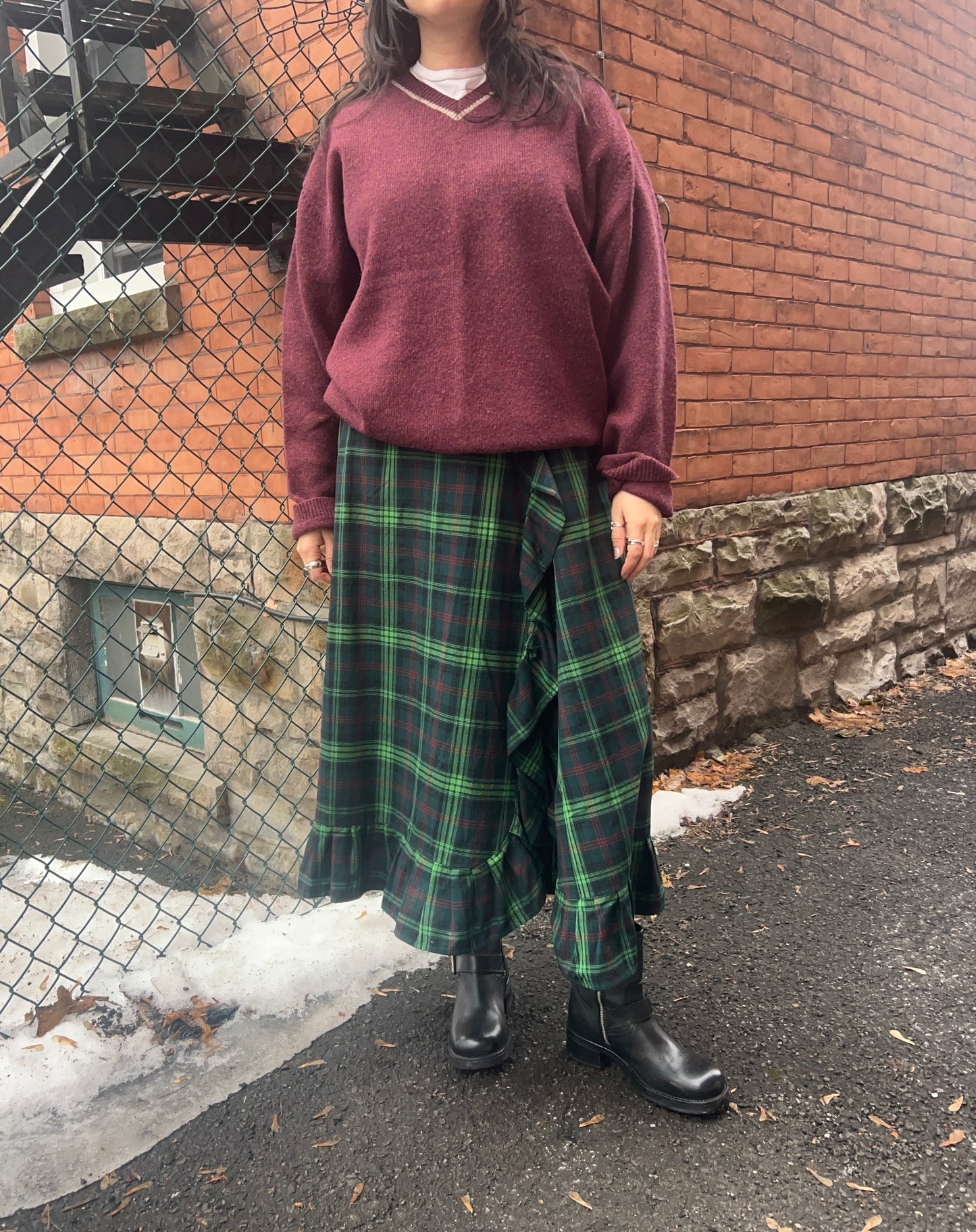80’s Vintage Green Tartan Wool Ruffle Wrap Skirt / 28 Waist
