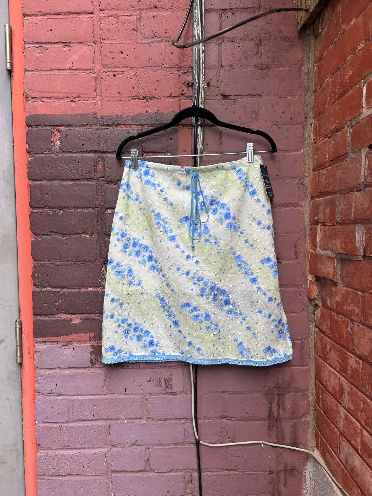 90's Vintage Green & Blue Floral Eyelet Midi Skirt / 30 Waist