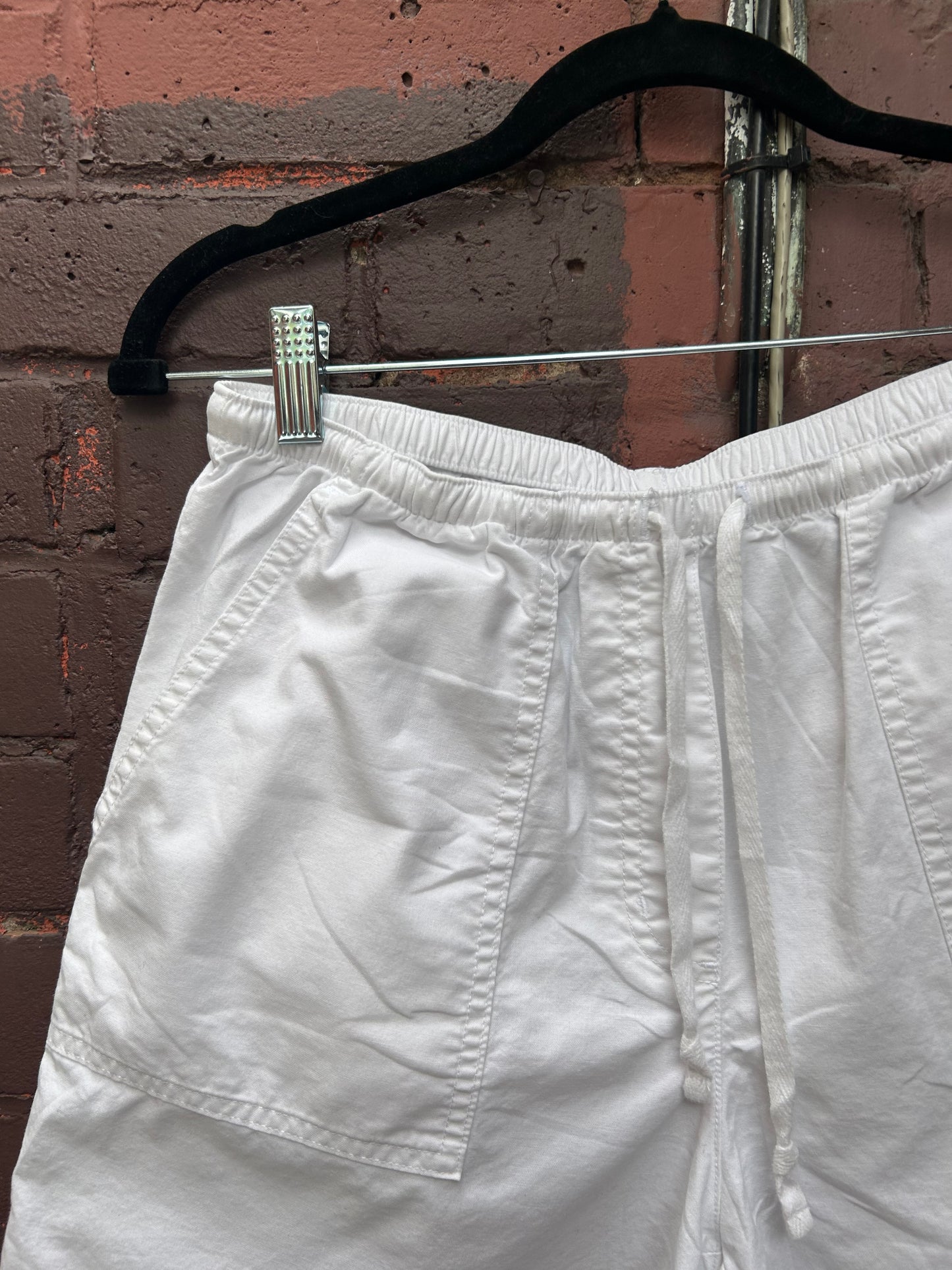 90's Vintage LL Bean White Cotton Shorts / 28-32 Waist