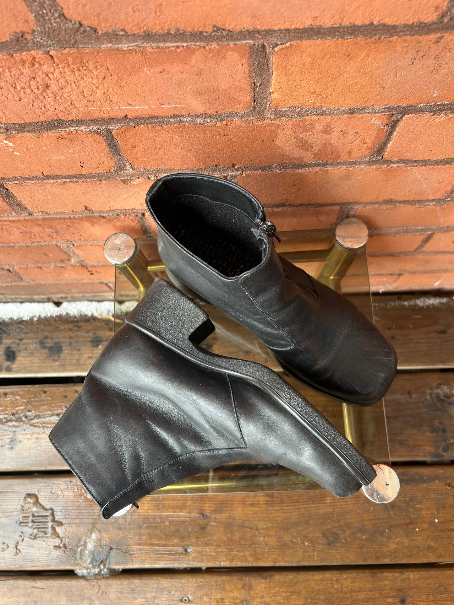 90’s Vintage Black Leather Square Toe Boots / Size 7.5