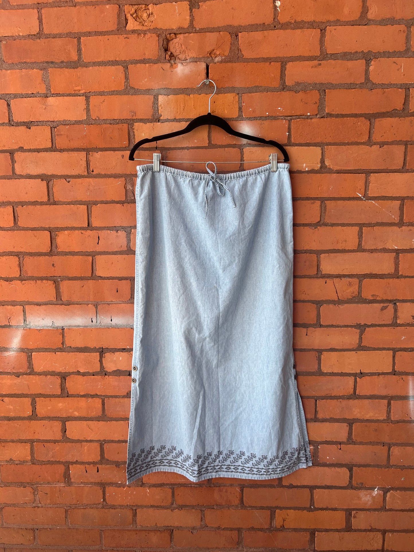 90’s Vintage Light Denim Embroidered Maxi Skirt / 32-36 Waist