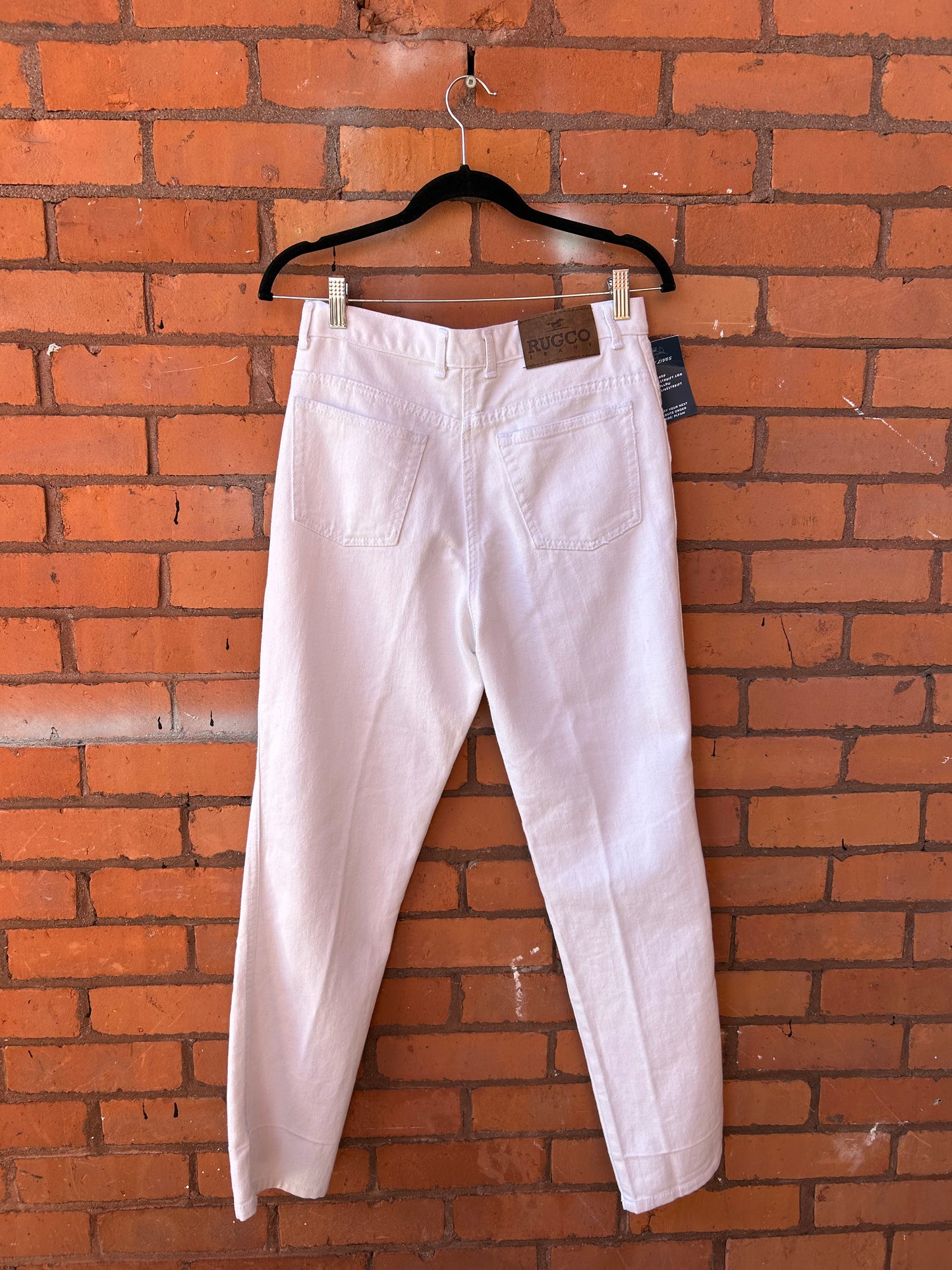 90’s Vintage White Slim Straight Leg Jeans / 30 Waist