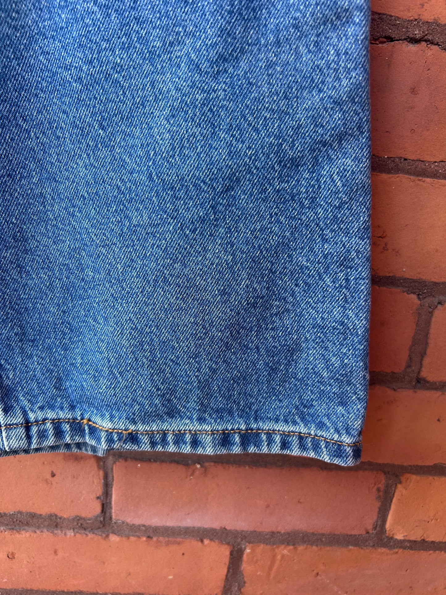 Y2K Vintage Levi’s 569 Loose Straight Jorts / 26 Waist