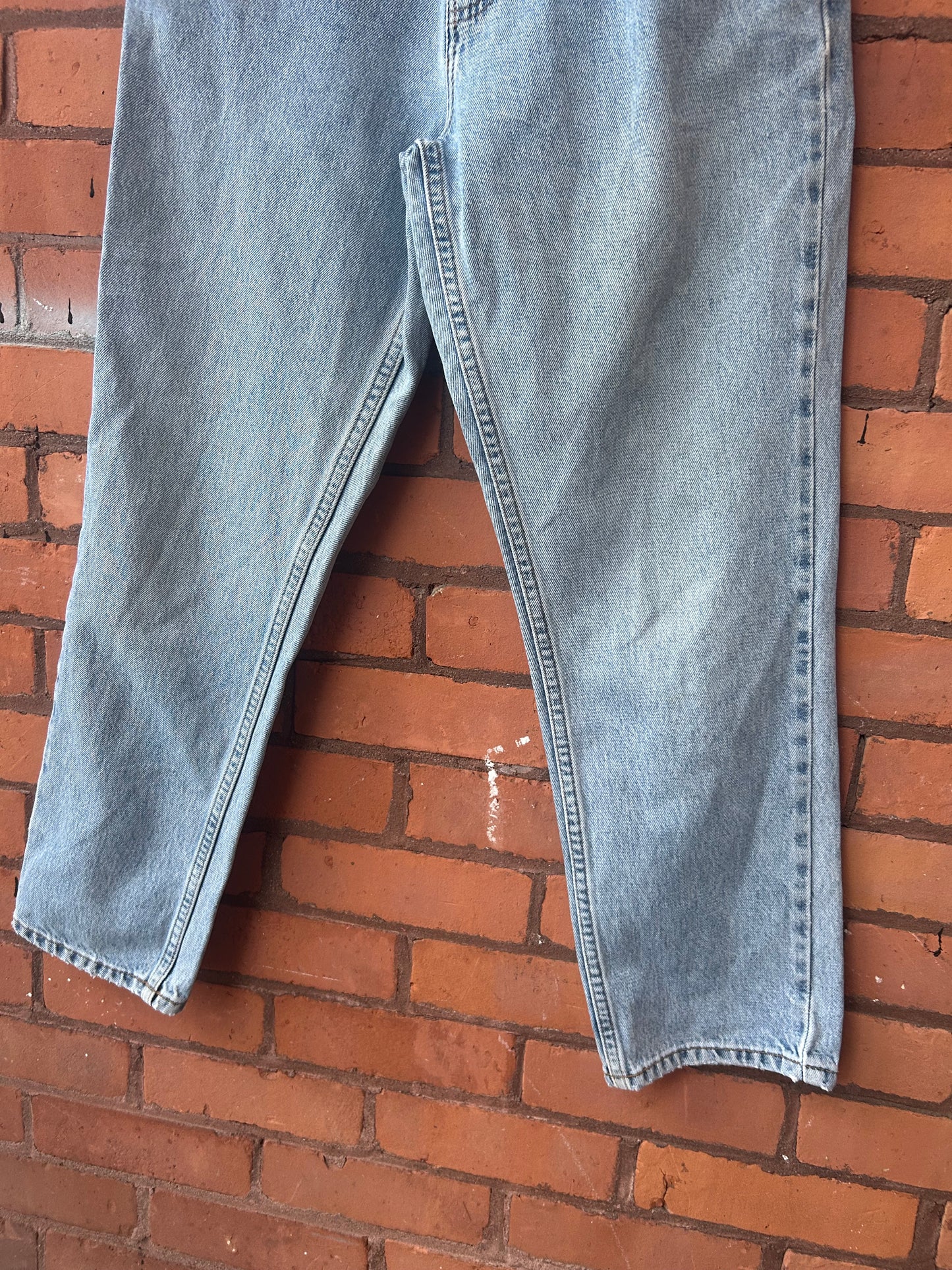 90’s Vintage Classic Light Wash Jeans / 29 Waist