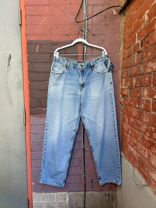 90's Vintage Light Wash Distressed Baggy Jeans / 38 Waist