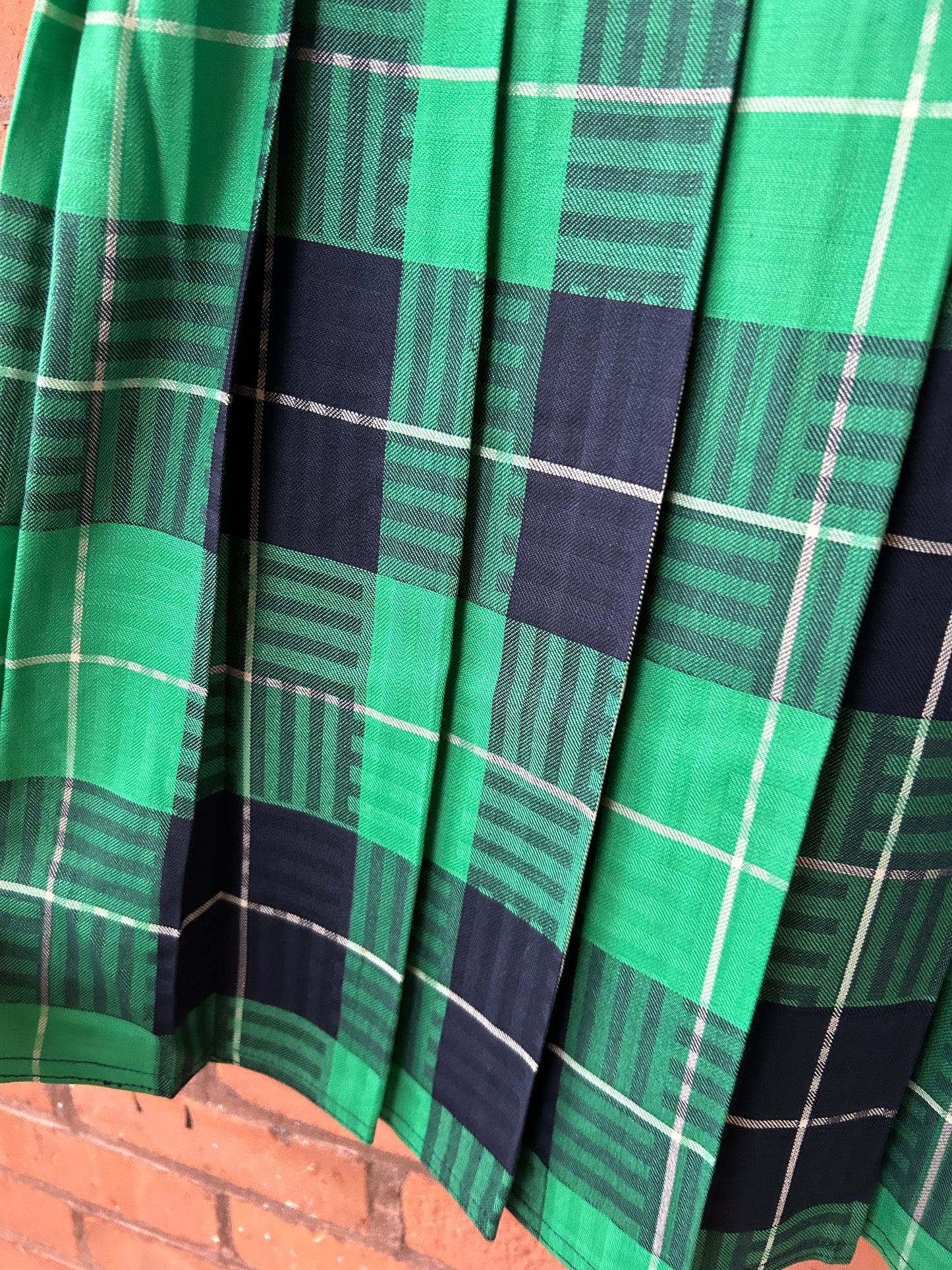 80’s Vintage Green & Navy Tartan Wool Pleated Midi Skirt / 32 Waist