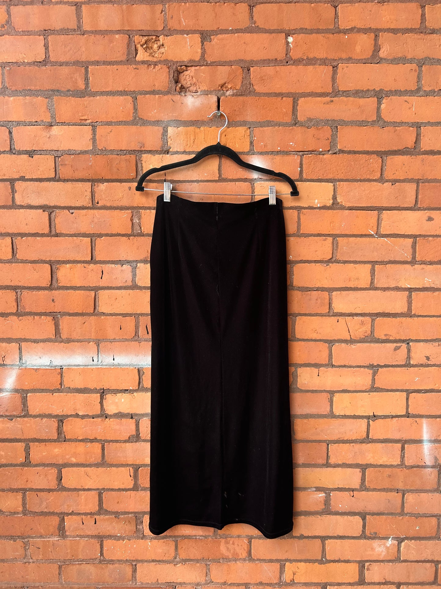 90’s Vintage Black Velvet Skirt / 30-34 Waist