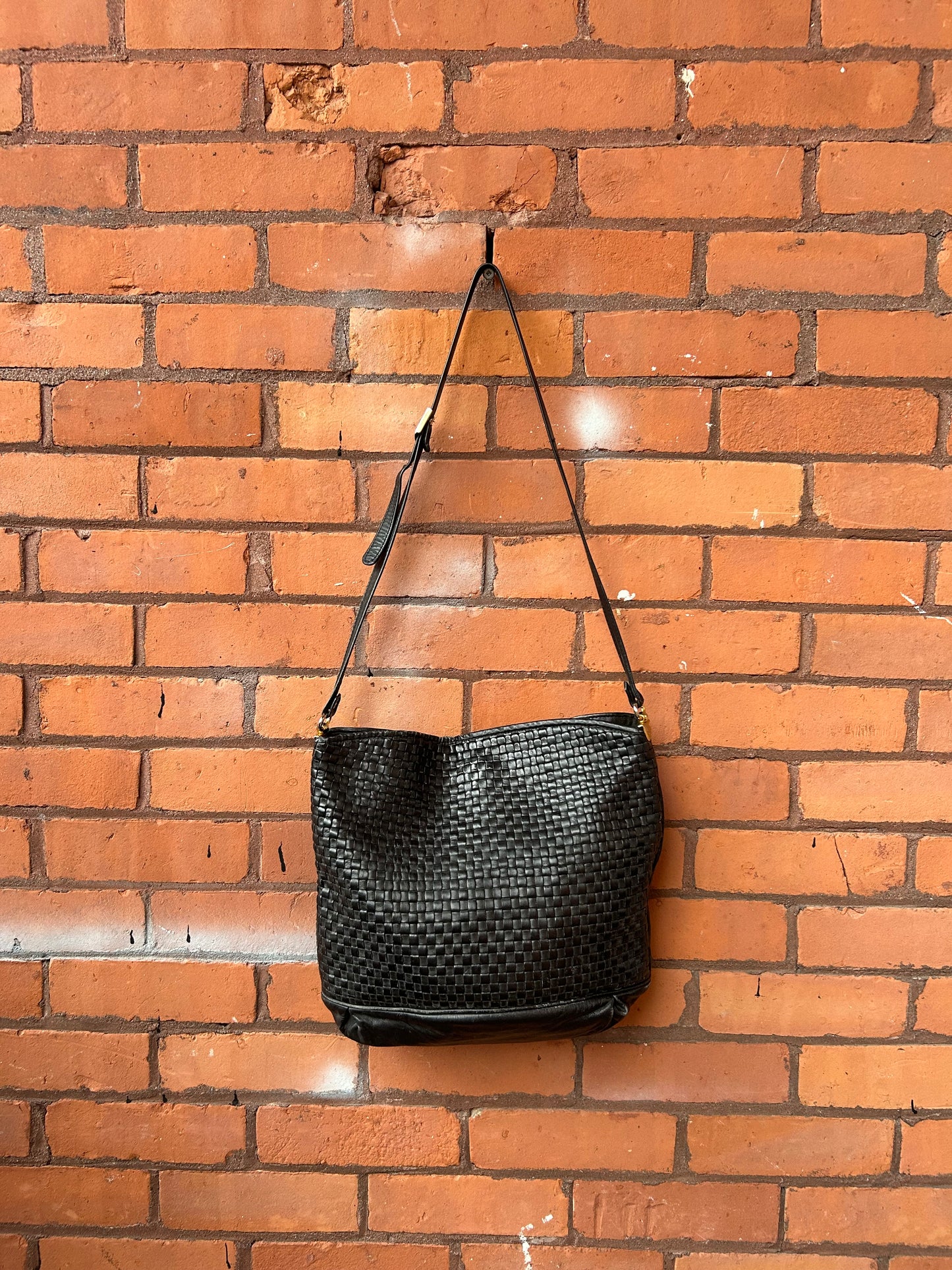 90’s Vintage Black Woven Leather Purse