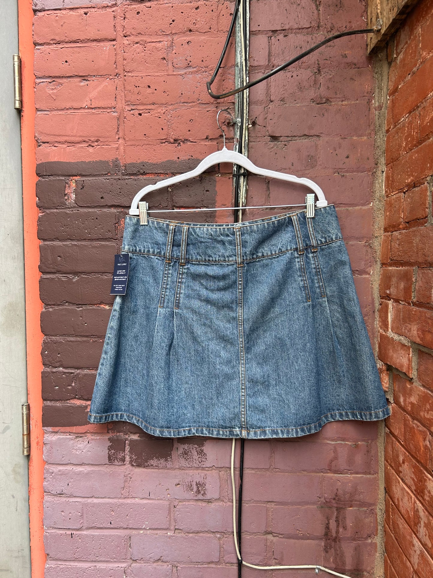 90's Vintage Denim Pleated Drop Waist Mini Skirt / 36 Waist