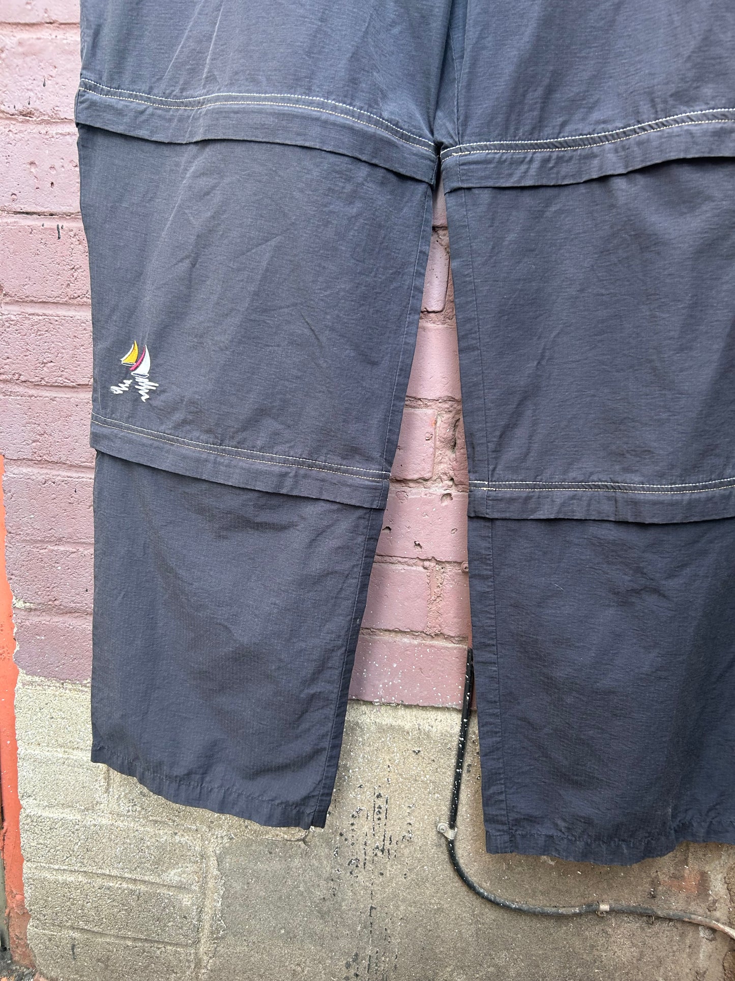 90's Vintage Navy Nylon 3 in 1 Convertible Cargo Pants / 42 Waist