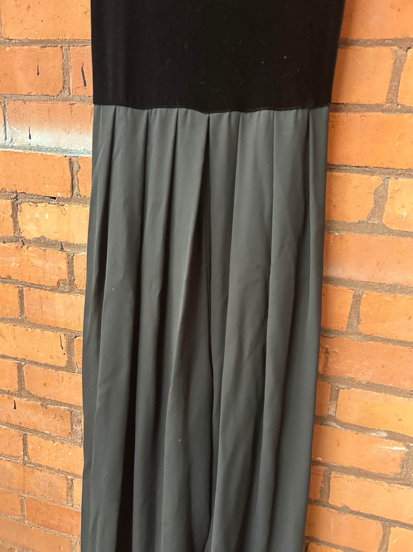 90’s Vintage Black Velvet Bow Wide Leg Jumpsuit / Size 8-10