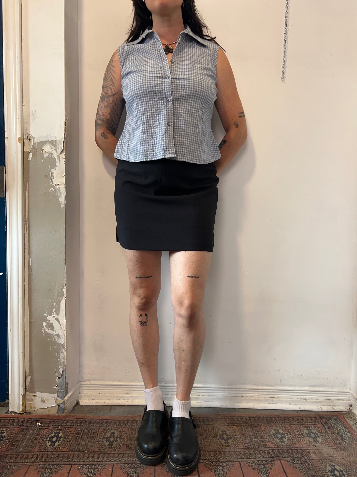 90’s Vintage Classic Black Mini Skirt / 28 Waist