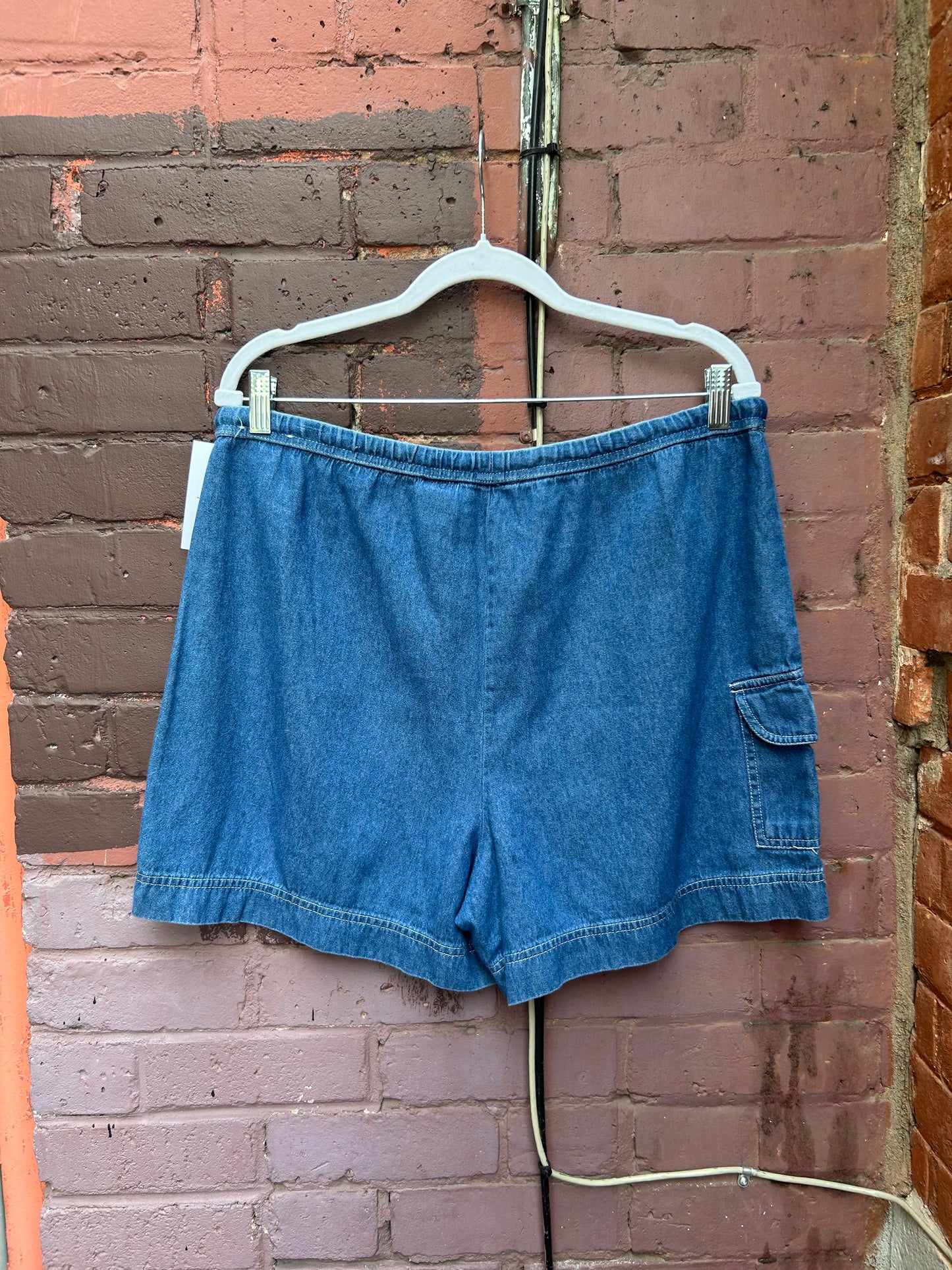 90's Vintage Light Denim Draw String Shorts / 36 Waist