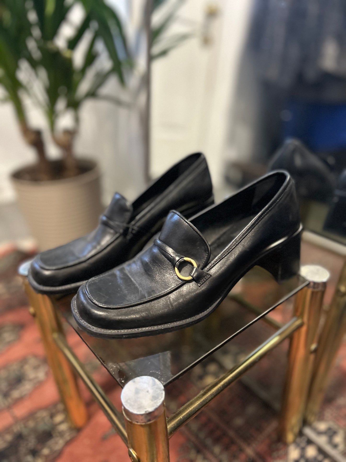 90’s Vintage Black Leather Square Toe Loafers / Size 8