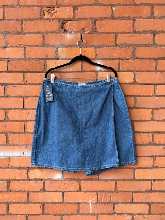 90’s Vintage Blue Denim Wrap Skort / 34 Waist