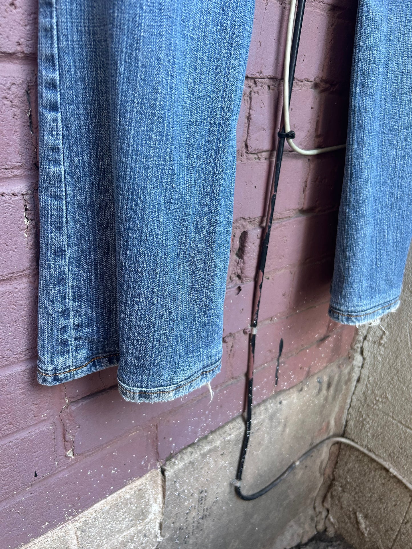 Y2K Vintage Low Rise Light Wash Flare Jeans / 30 Waist