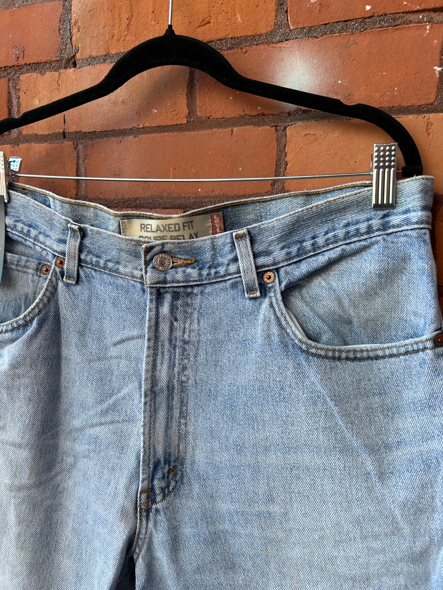 Y2K Vintage Levi’s 550 Light Wash Jeans / 36 Waist