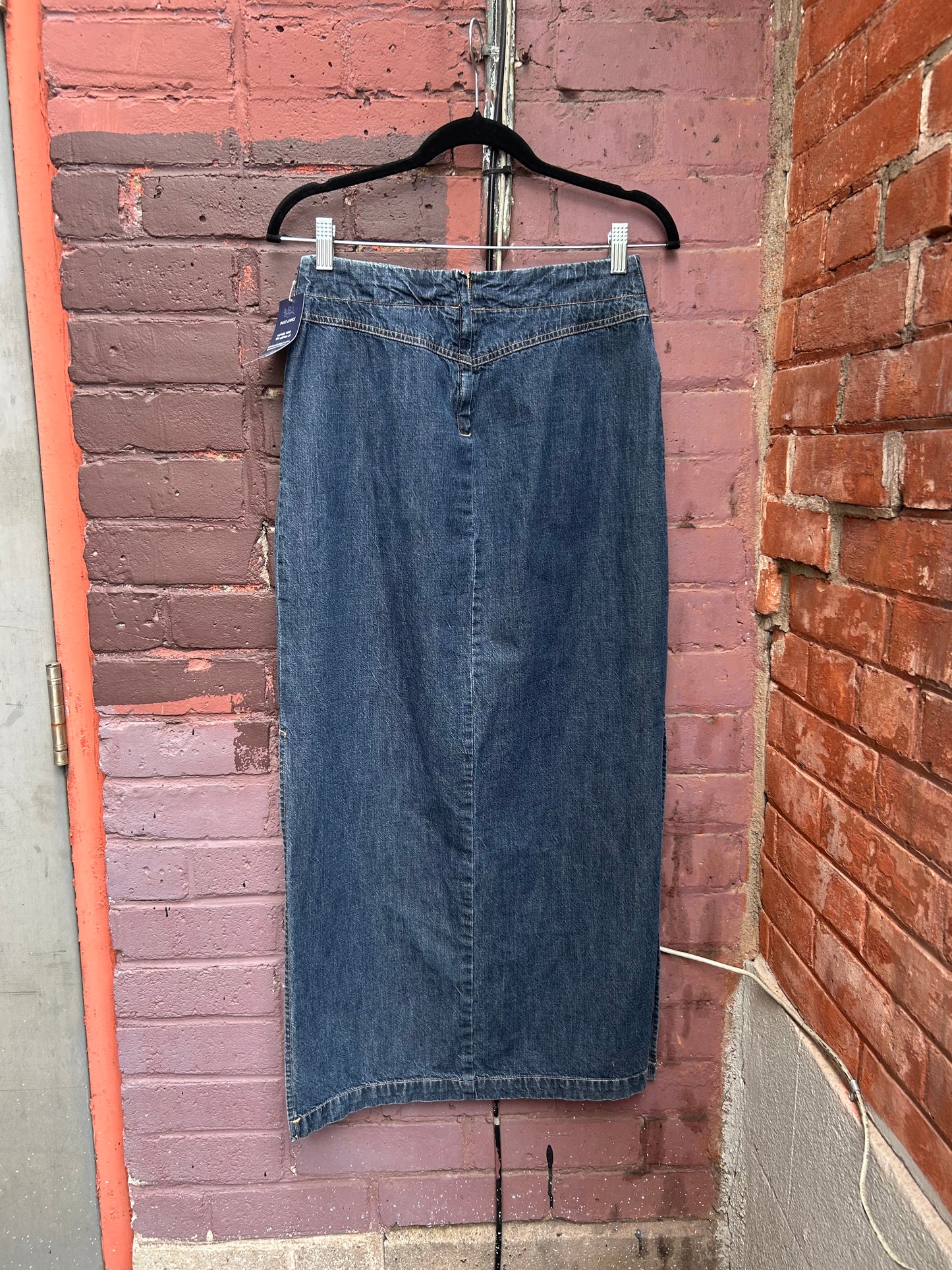 90's Vintage Low Rise Denim Maxi Skirt / 28 Waist