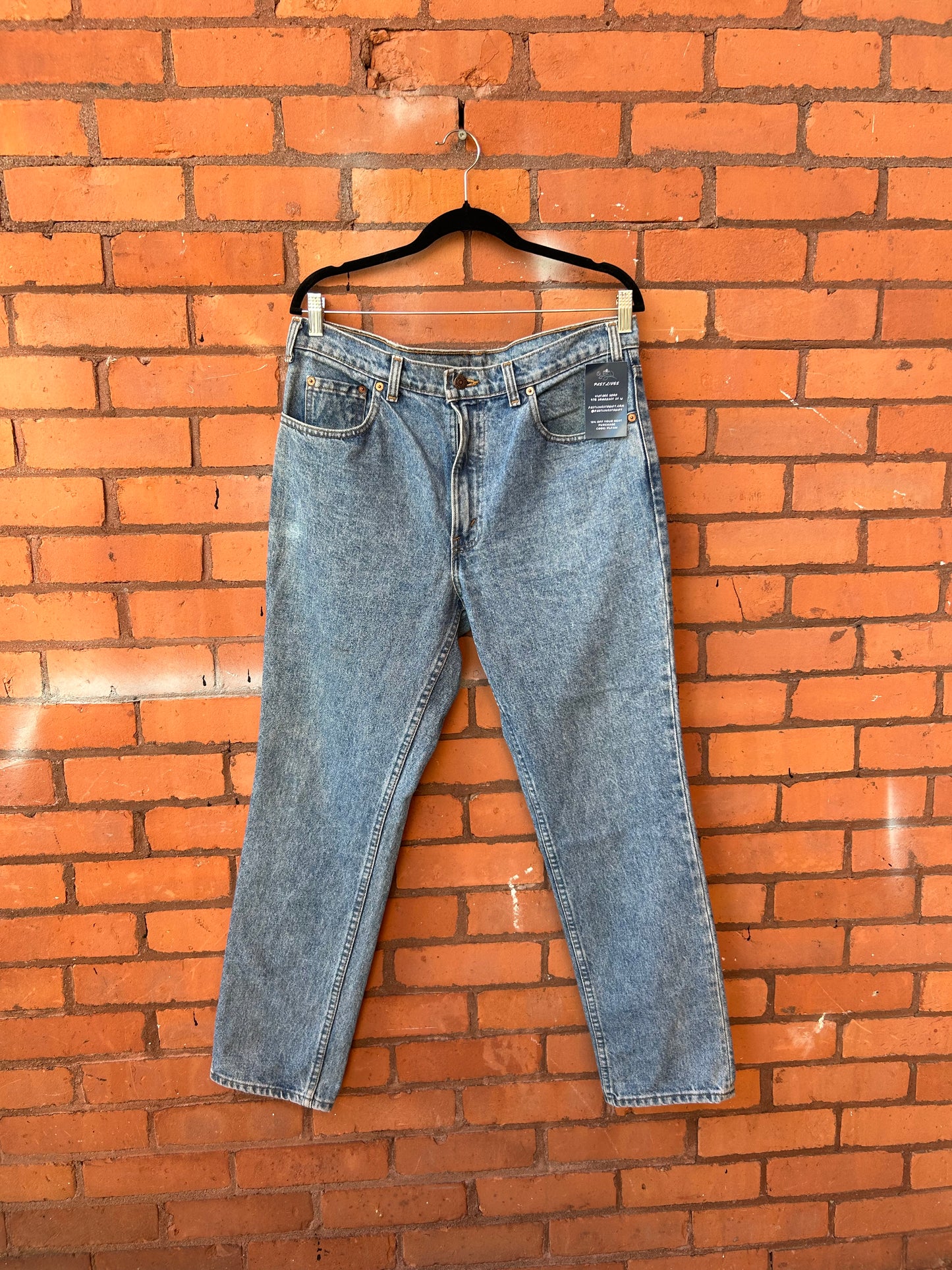 90’s Vintage Levi’s 531 Blue Straight Leg Jeans / 36 Waist