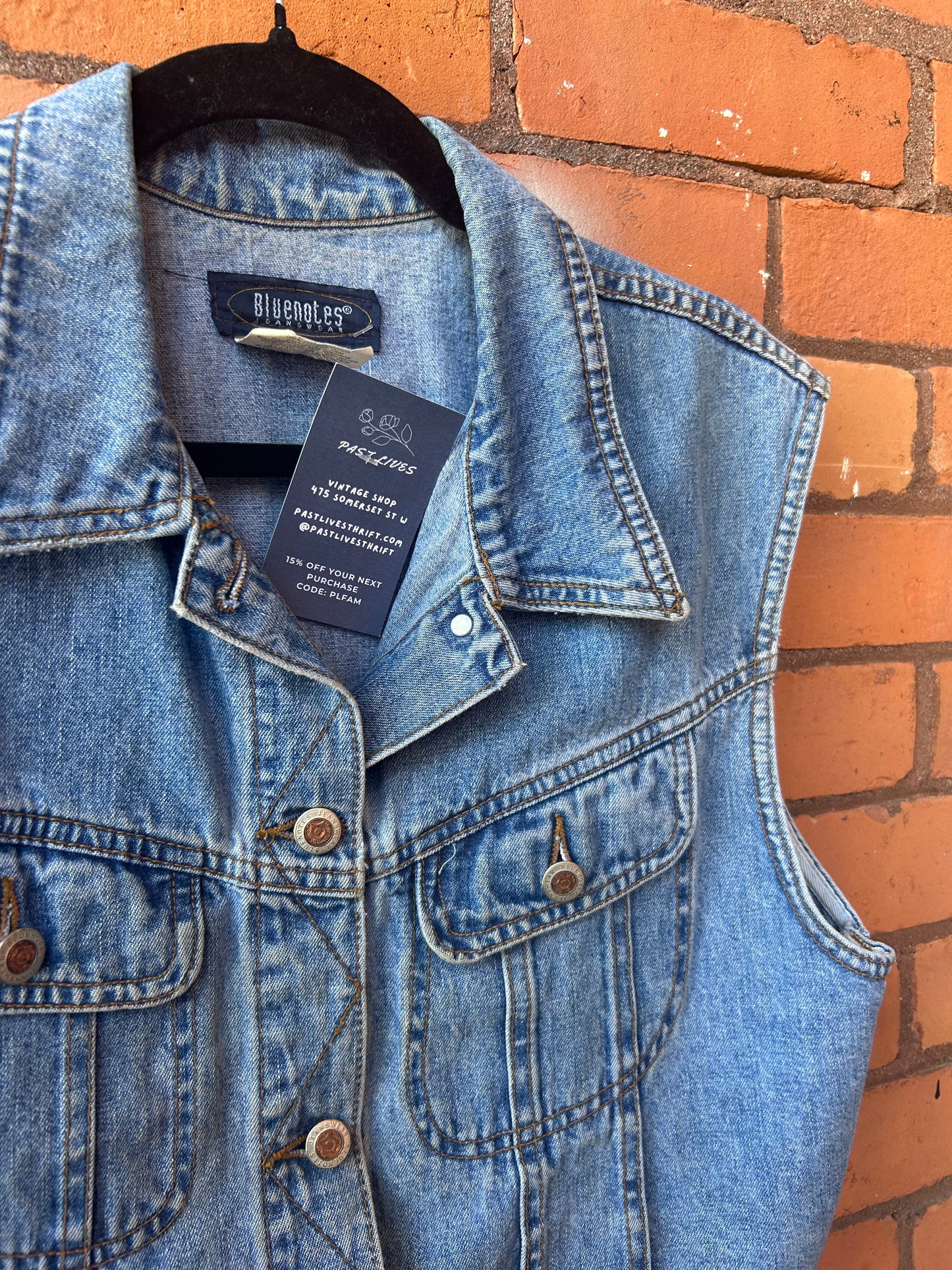 90’s Vintage Light Wash Cropped Denim Vest / Size L