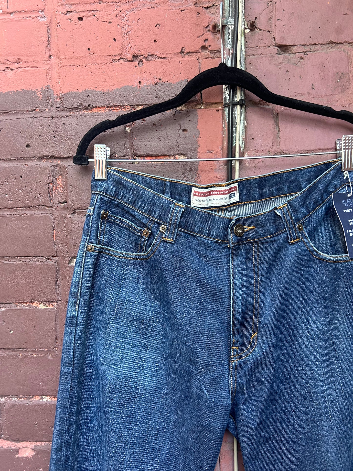Y2K Vintage Dark Wash Mid Rise Straight Leg Jeans / 32 Waist