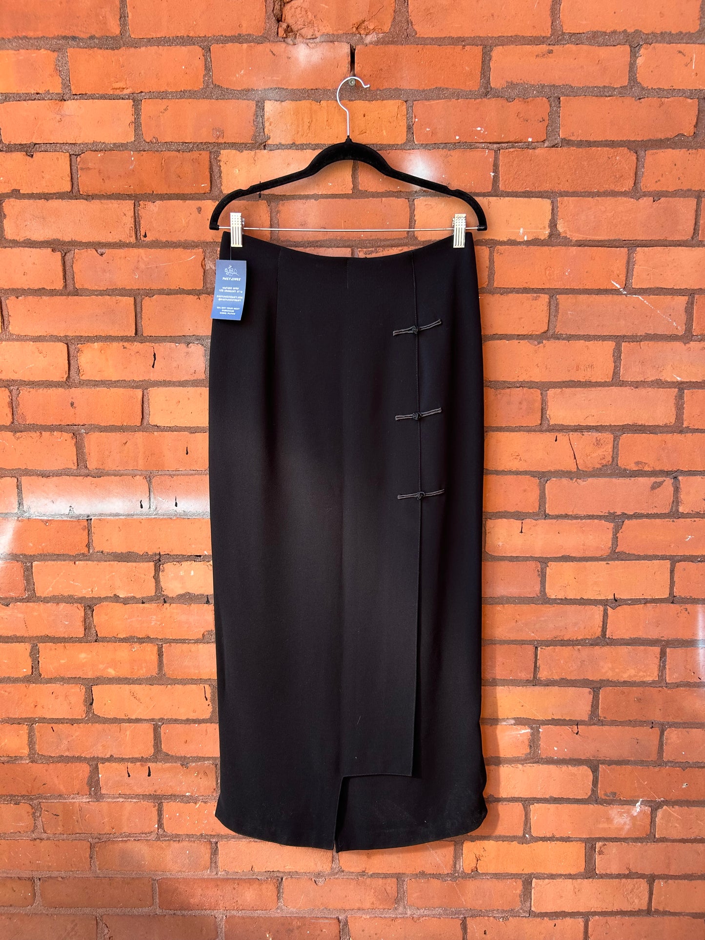 90’s Vintage Black Maxi Skirt / 30 Waist