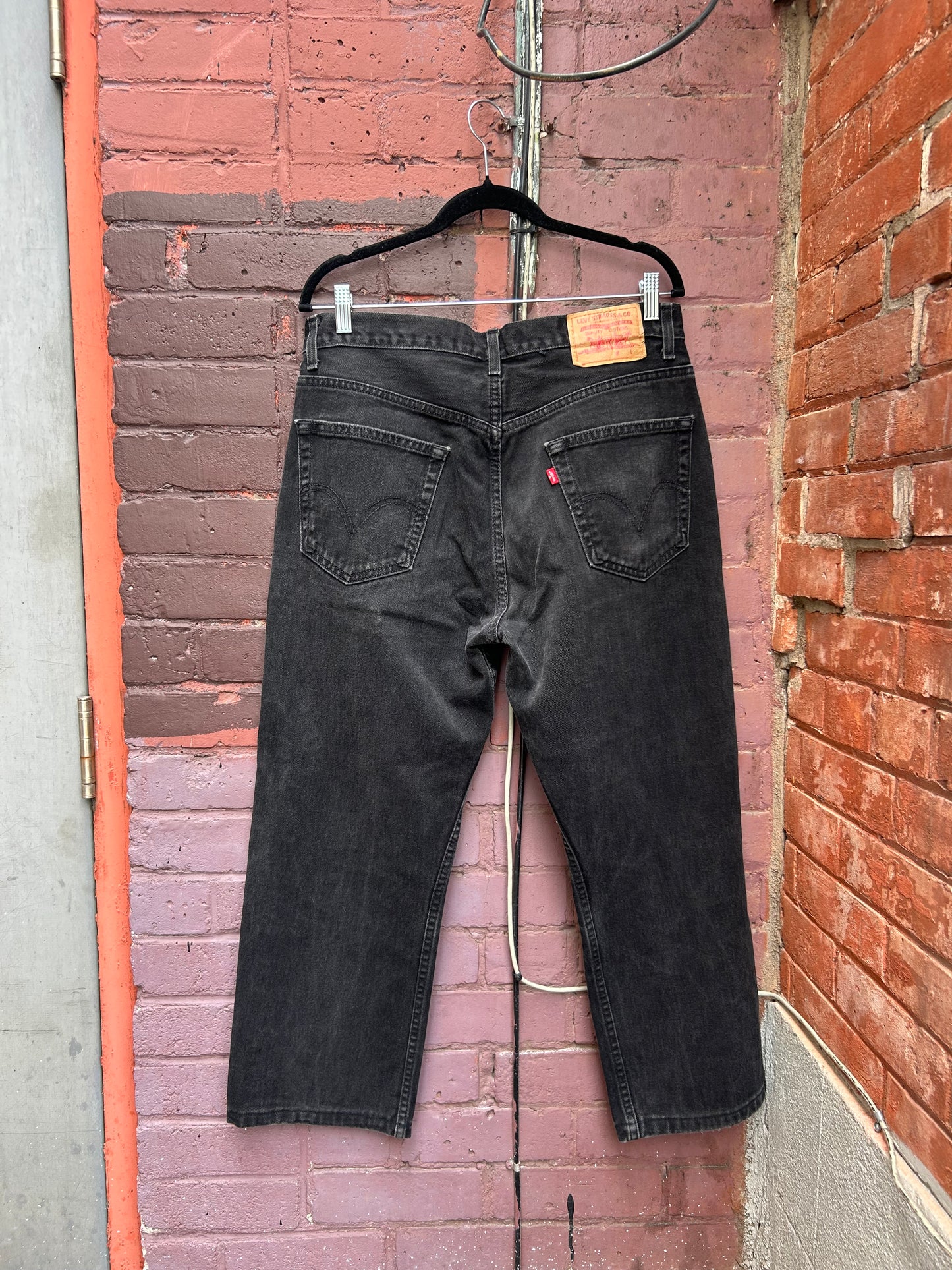 90’s Vintage Levi’s Petite Black Straight Leg Jeans / 34 Waist