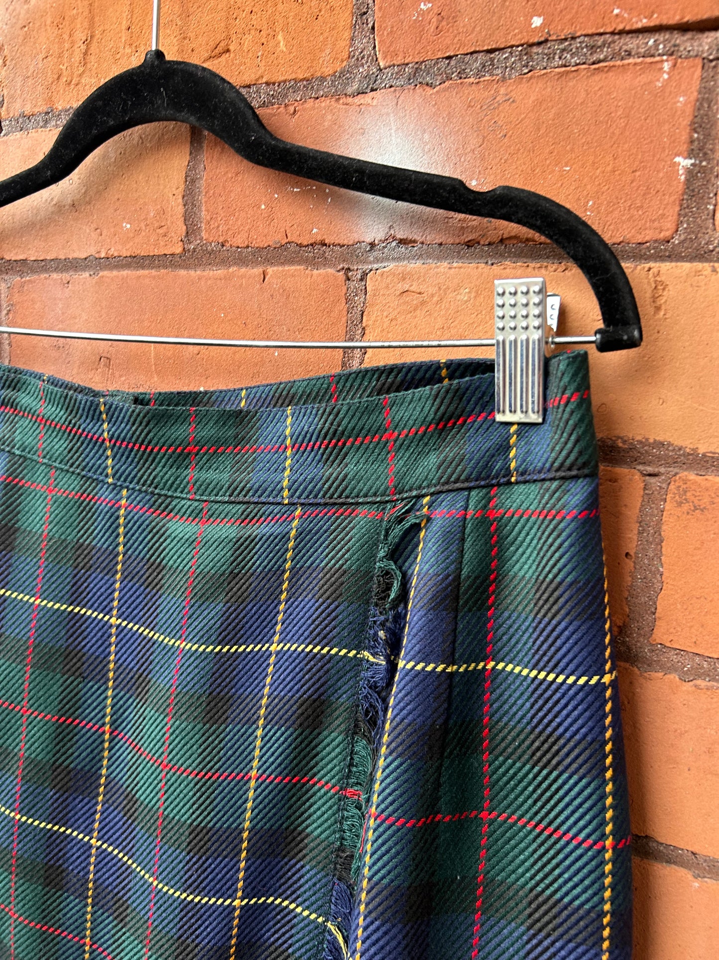 90’s Vintage Green & Navy Plaid Wrap Skirt / 34 Waist