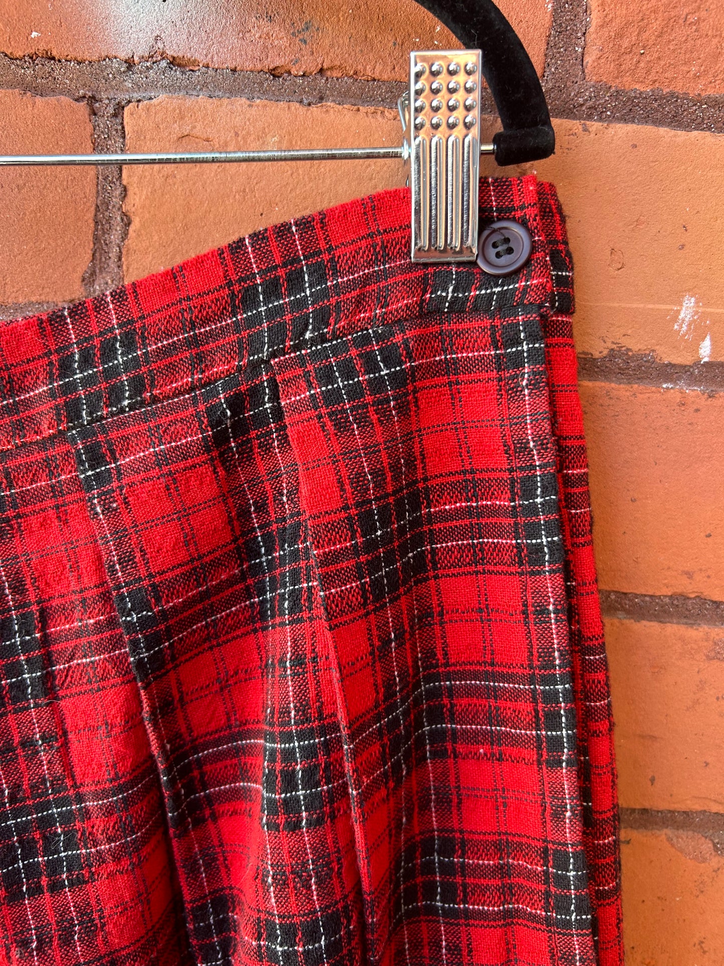 90’s Vintage Red Plaid Pleated Midi Skirt / 36 Waist
