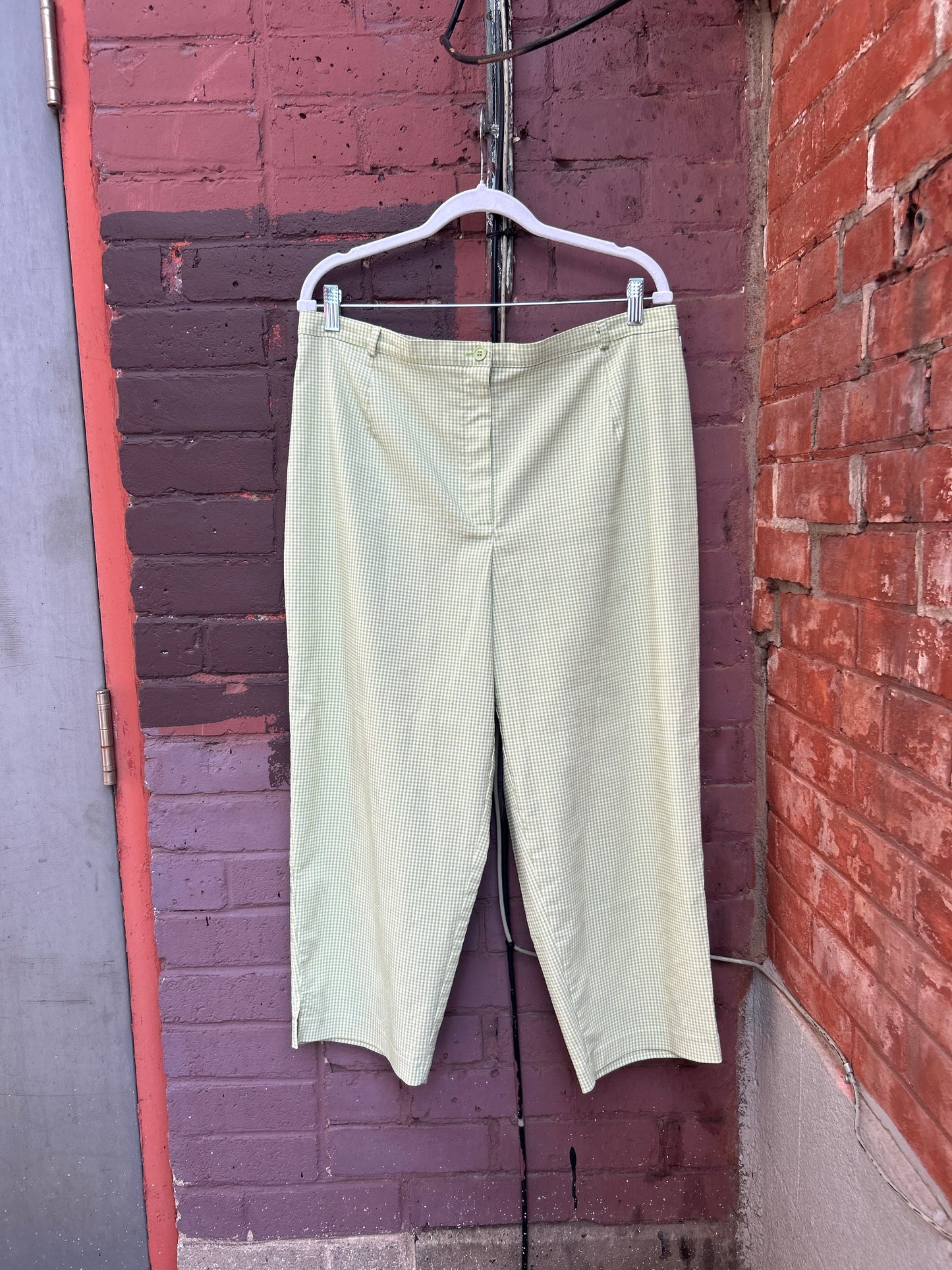 90's Vintage Green & White Gingham Capris / 38 Waist