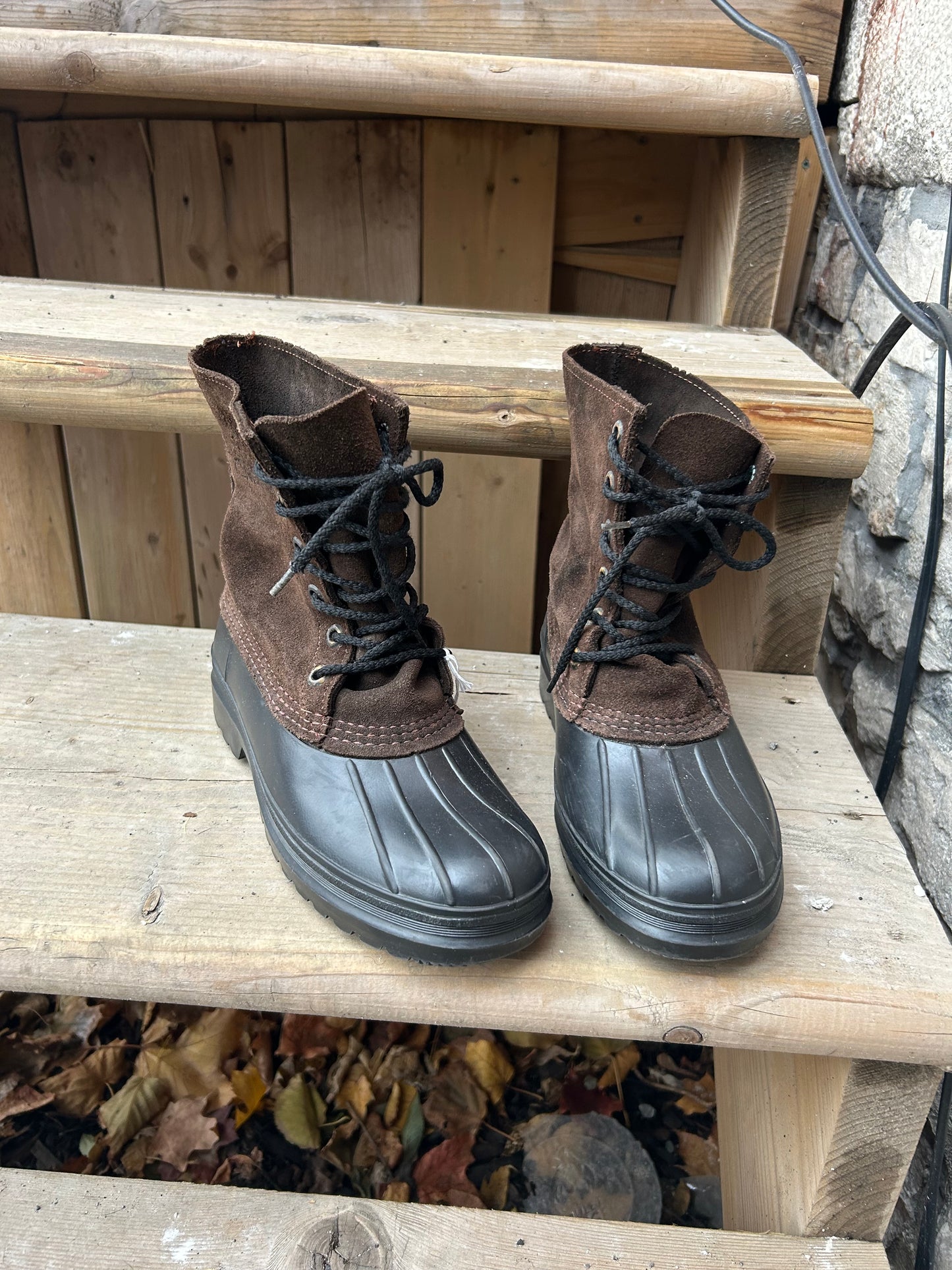 90’s Vintage Brown Suede Winter Boots / Size 8.5