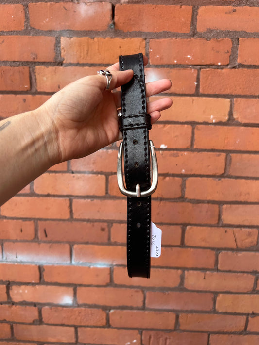 90’s Vintage Black Leather Belt / 26-30 Waist