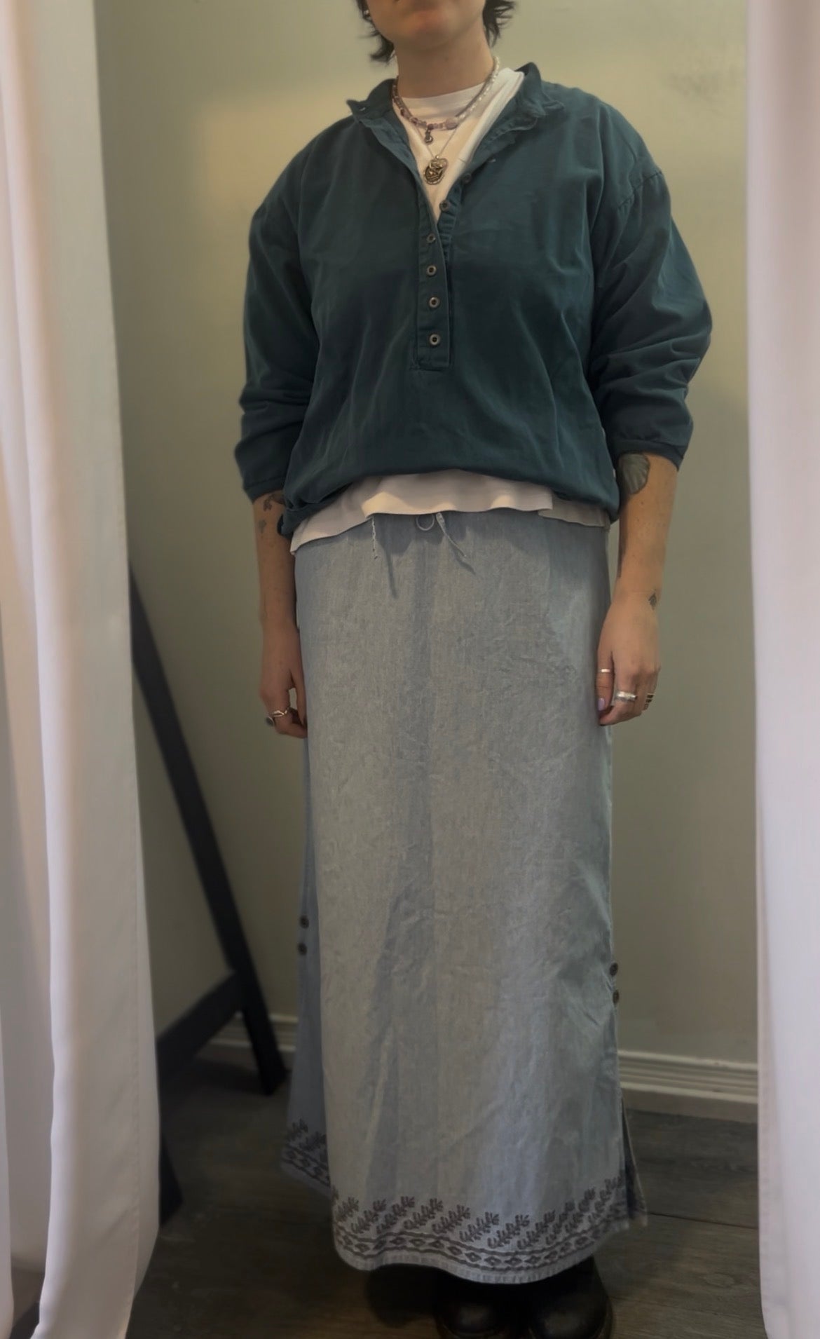 90’s Vintage Light Denim Embroidered Maxi Skirt / 32-36 Waist